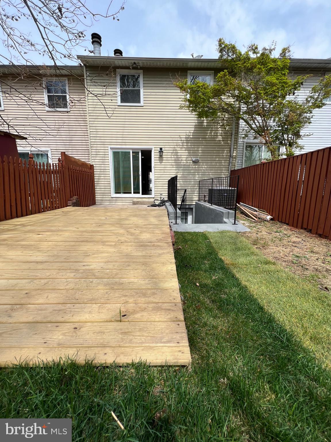 VILLAGE OAKS - Residential