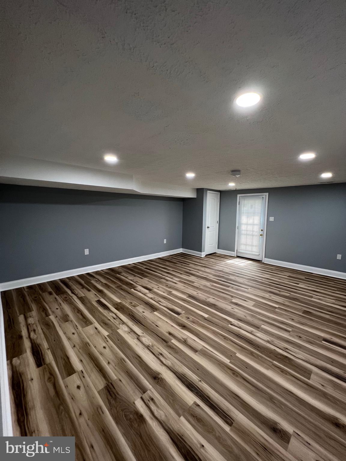 VILLAGE OAKS - Residential