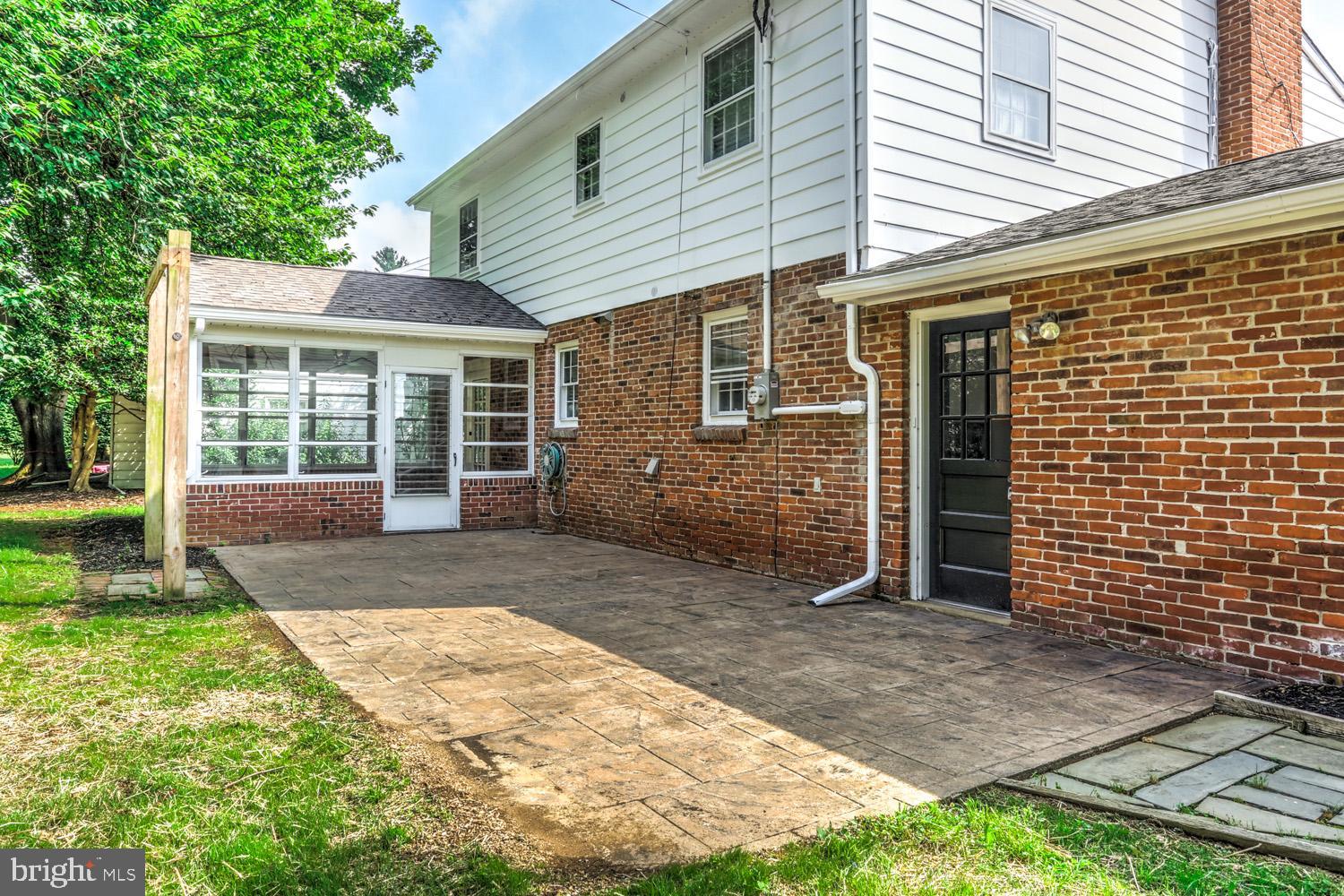 1909 NORTHBROOK DRIVE