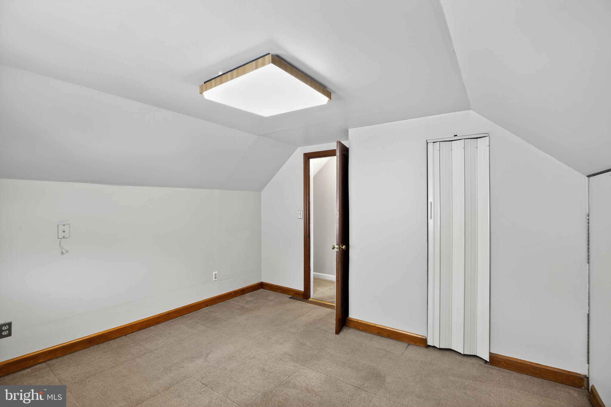 MIDDLE RIVER - Residential