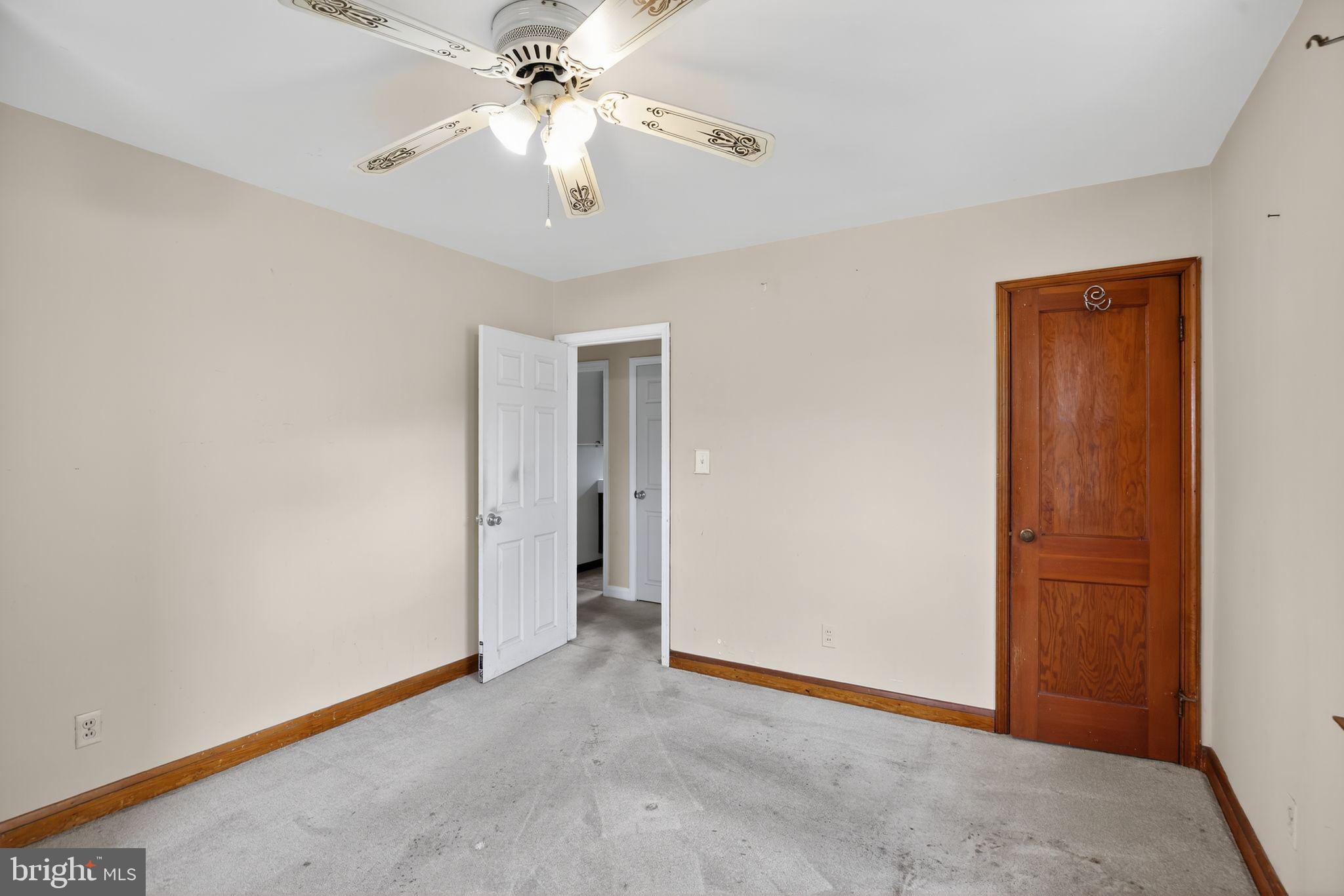 MIDDLE RIVER - Residential