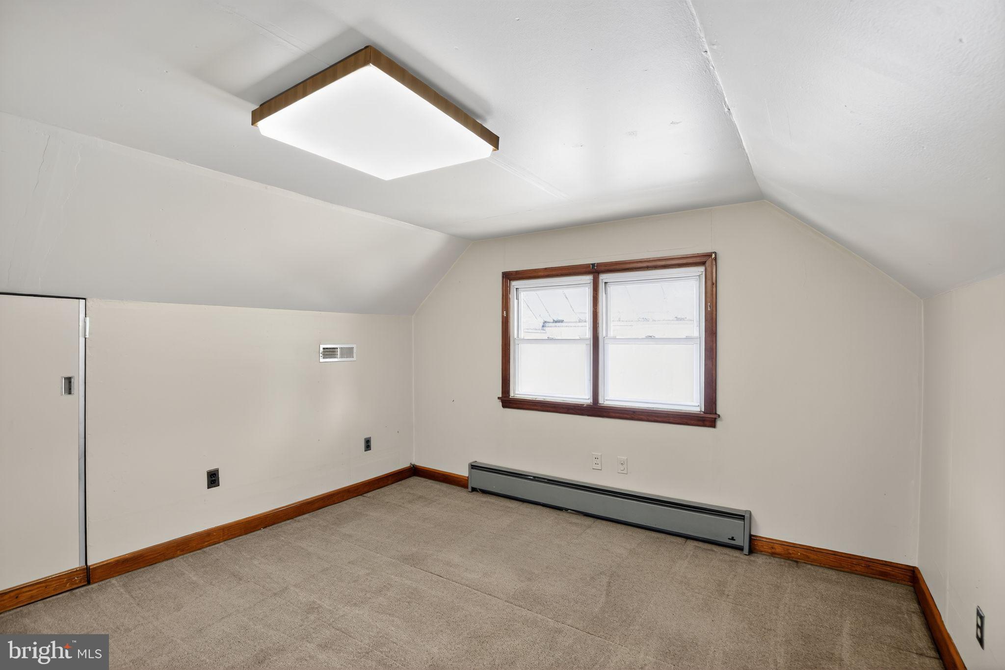 MIDDLE RIVER - Residential