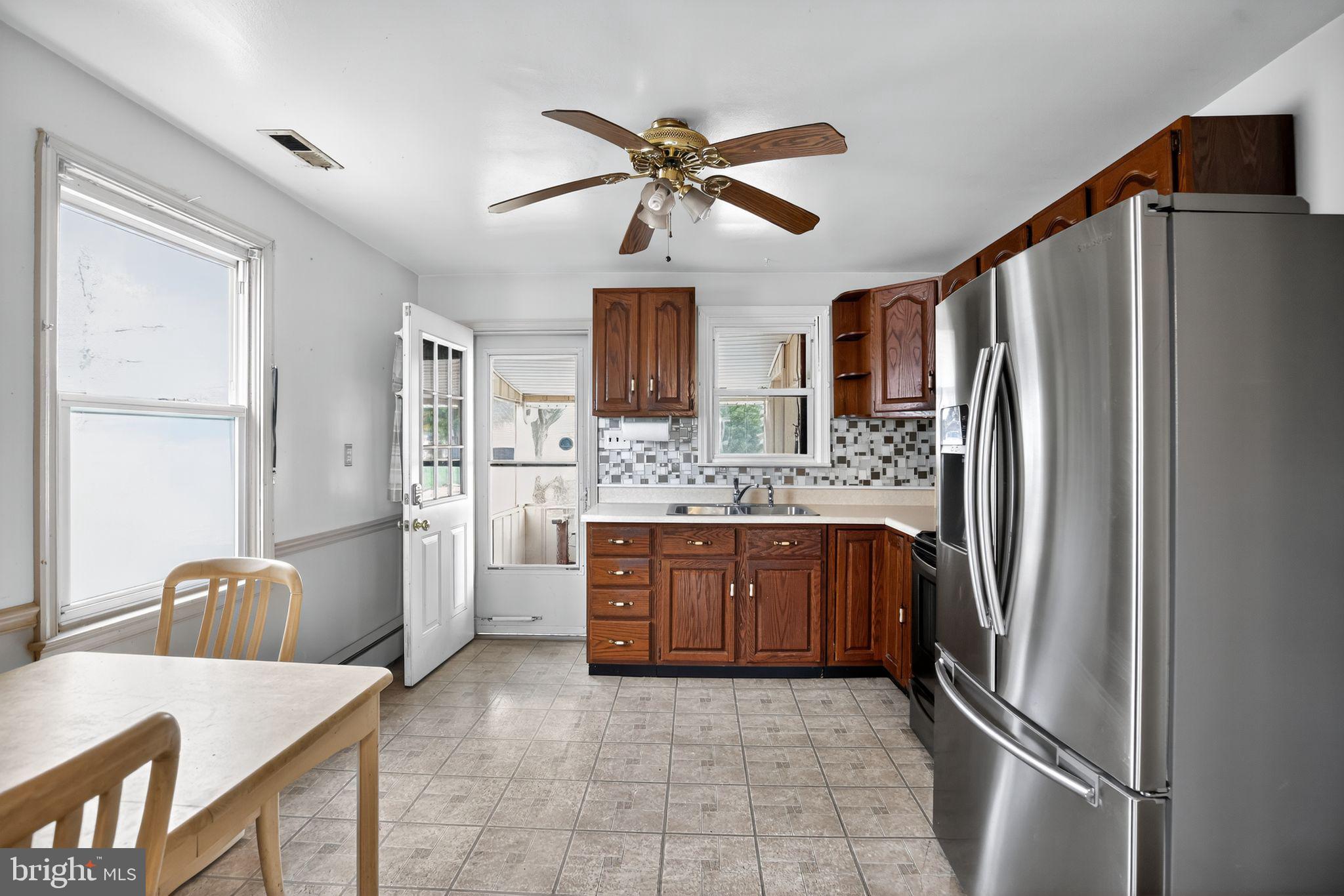 MIDDLE RIVER - Residential