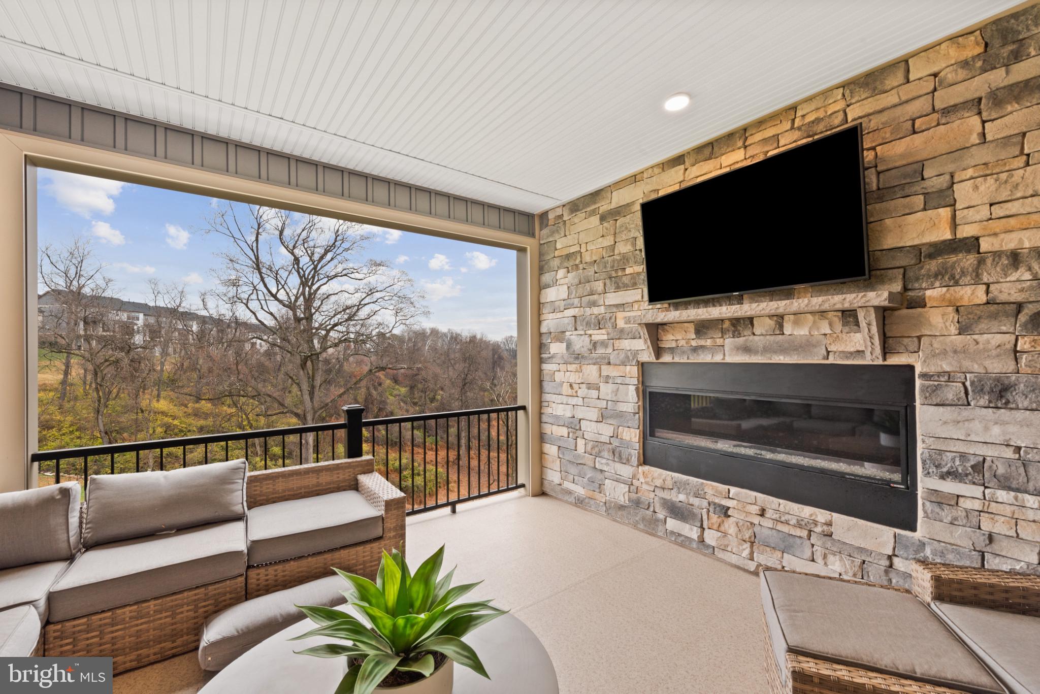 LONGVIEW RIDGE - Residential