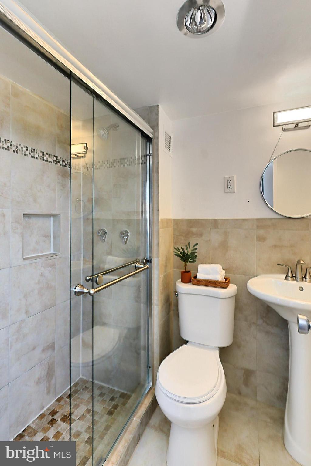 PORT ROYAL - Residential Lease