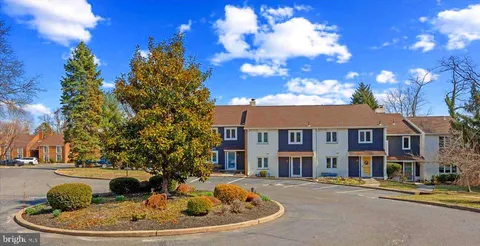 8 W Close, Moorestown, NJ 08057 - MLS#: NJBL2082486