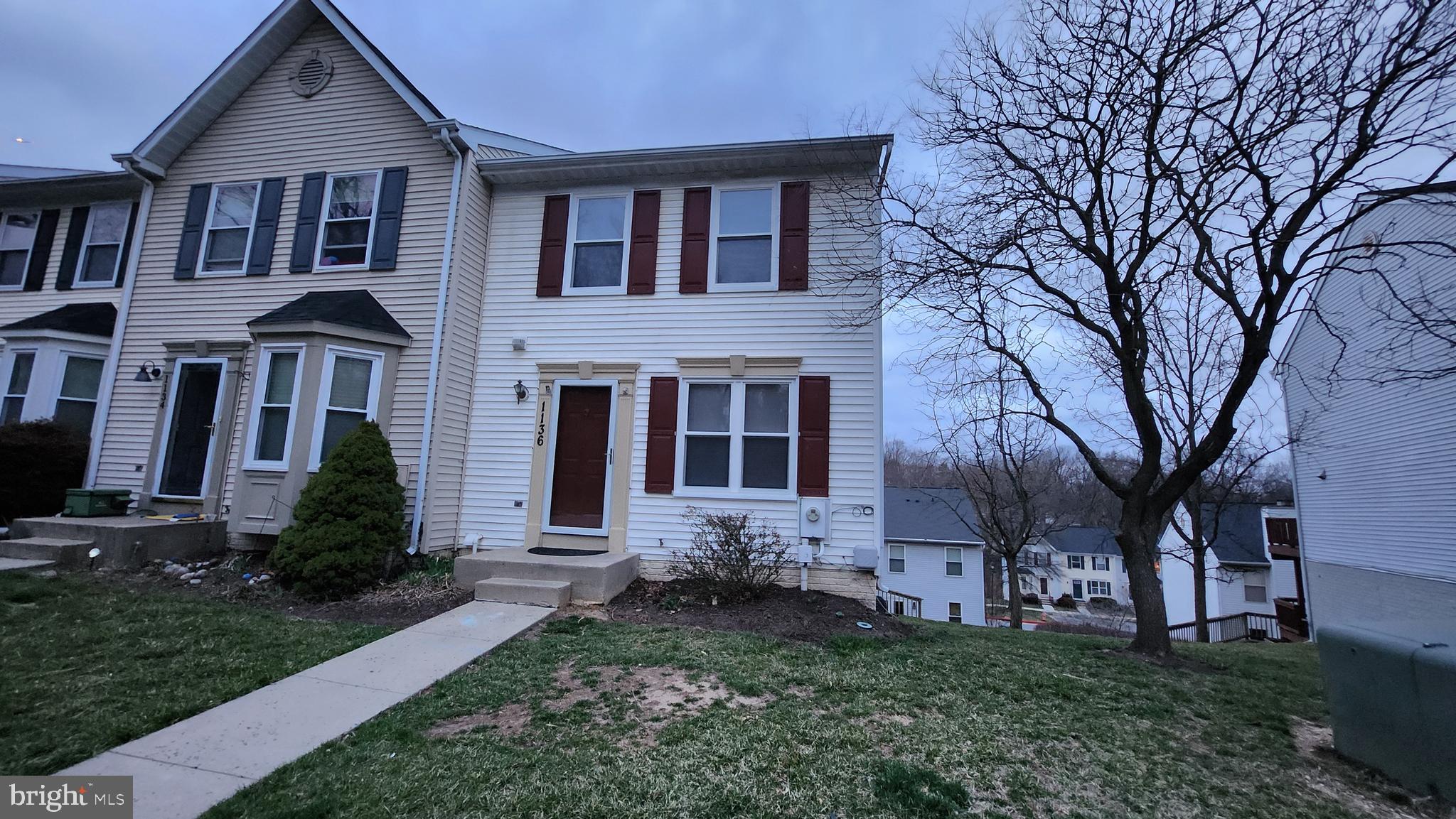 END UNIT TOWNHOME W/ ASSIGNED PARKING. 3 BED & 2.5 BATH. WOOD FLOORS IN LIVING ROOM & DINING ROOM. NEW CARPET UPSTAIRS, FRESH PAINT THROUGHOUT, & NEW WINDOWS. KITCHEN HAS STAINLESS APPLIANCES. MASTER BEDROOM W/CATHEDRAL CEILING & WALK-IN CLOSET. FIREPLACE IN LIVING ROOM. FULLY FINISHED BASEMENT W/FULL BATH AND WALK-OUT. RENT INCLUDES CONDO FEE, LAWN CARE , TRASH REMOVAL AND SNOW REMOVAL. CLOSE TO UMBC, DC MARC, 95, 295, 695 & FT MEADE. NO PETS, NO SMOKING. LANDLORD TO PAY UP TO $50.00 PER QUARTER FOR WATER USAGE. TENANT RESPONSIBLE FOR PAYMENT TO LANDLORD FOR WATER USAGE OVER $50/QUARTER.