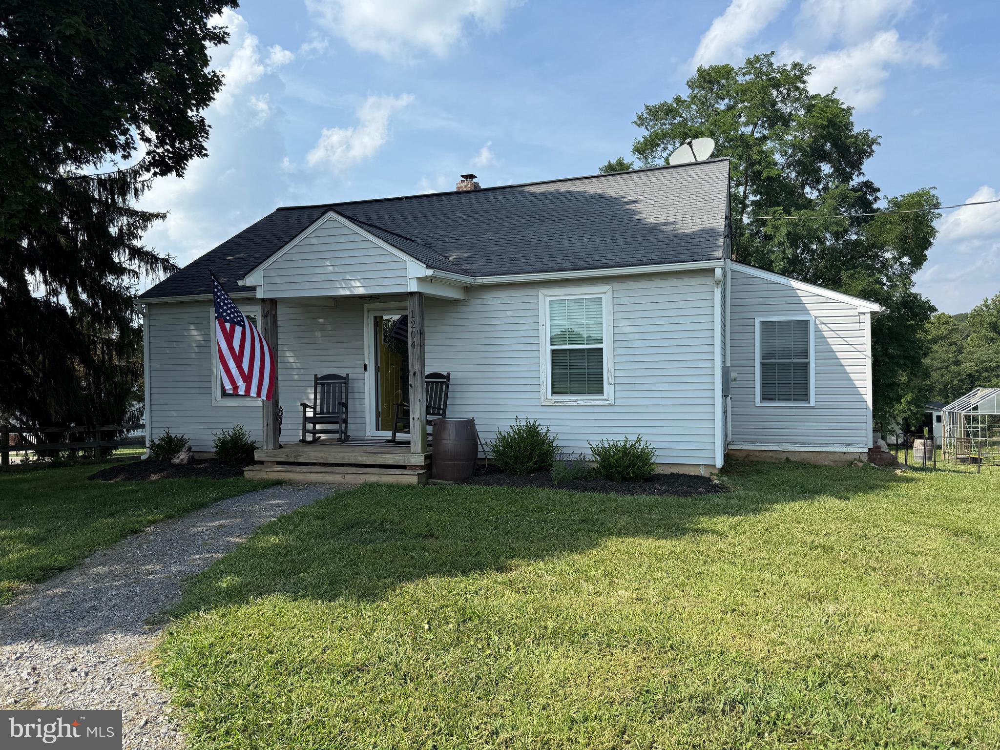 1204 W OLD LIBERTY ROAD