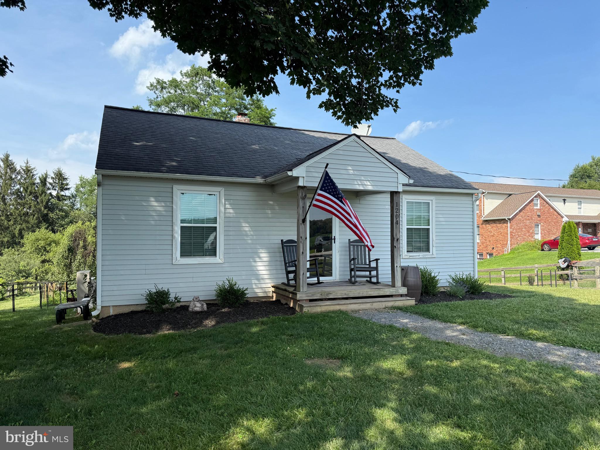 1204 W OLD LIBERTY ROAD