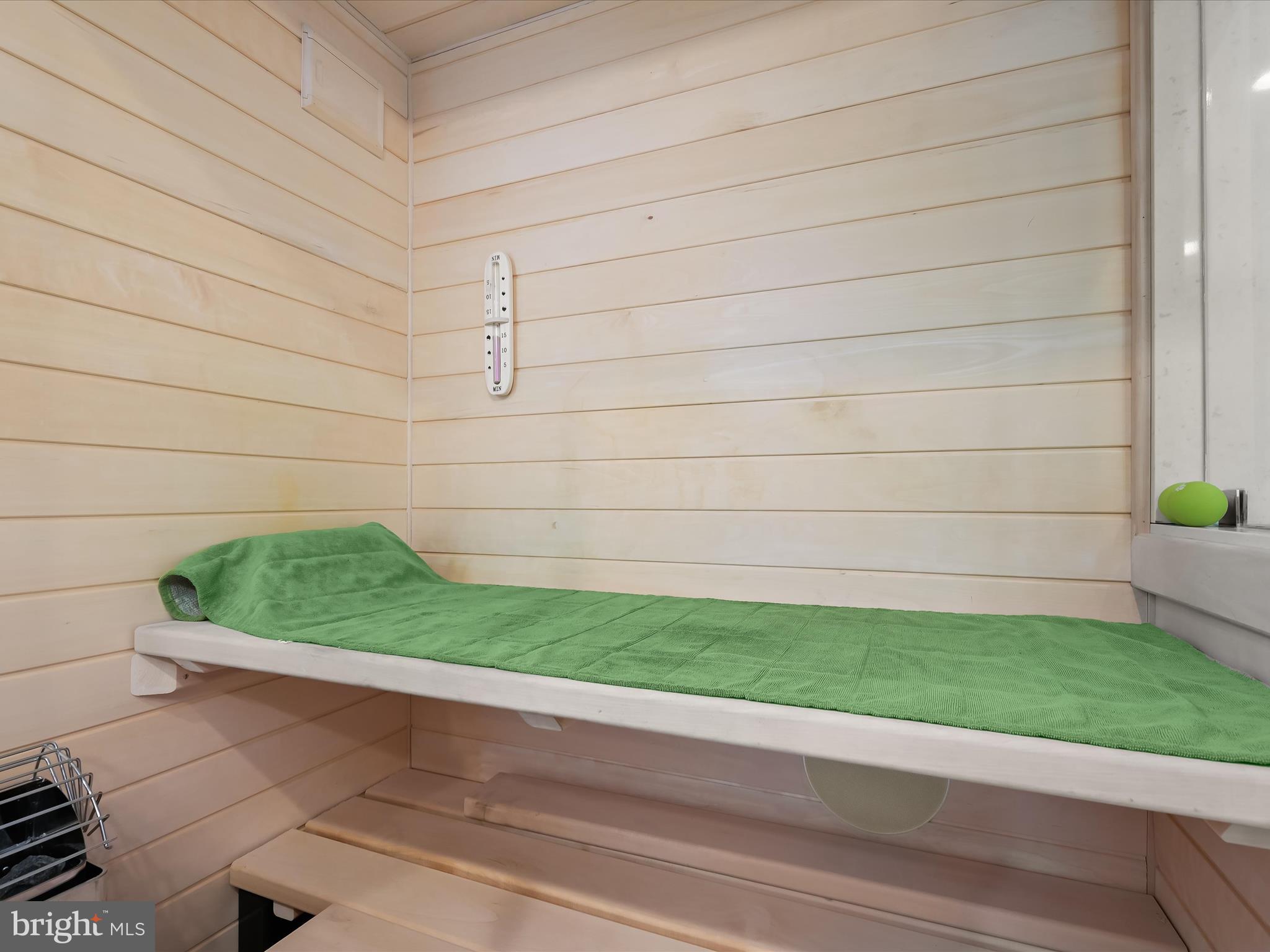 OAKWOOD KNOLLS - Residential