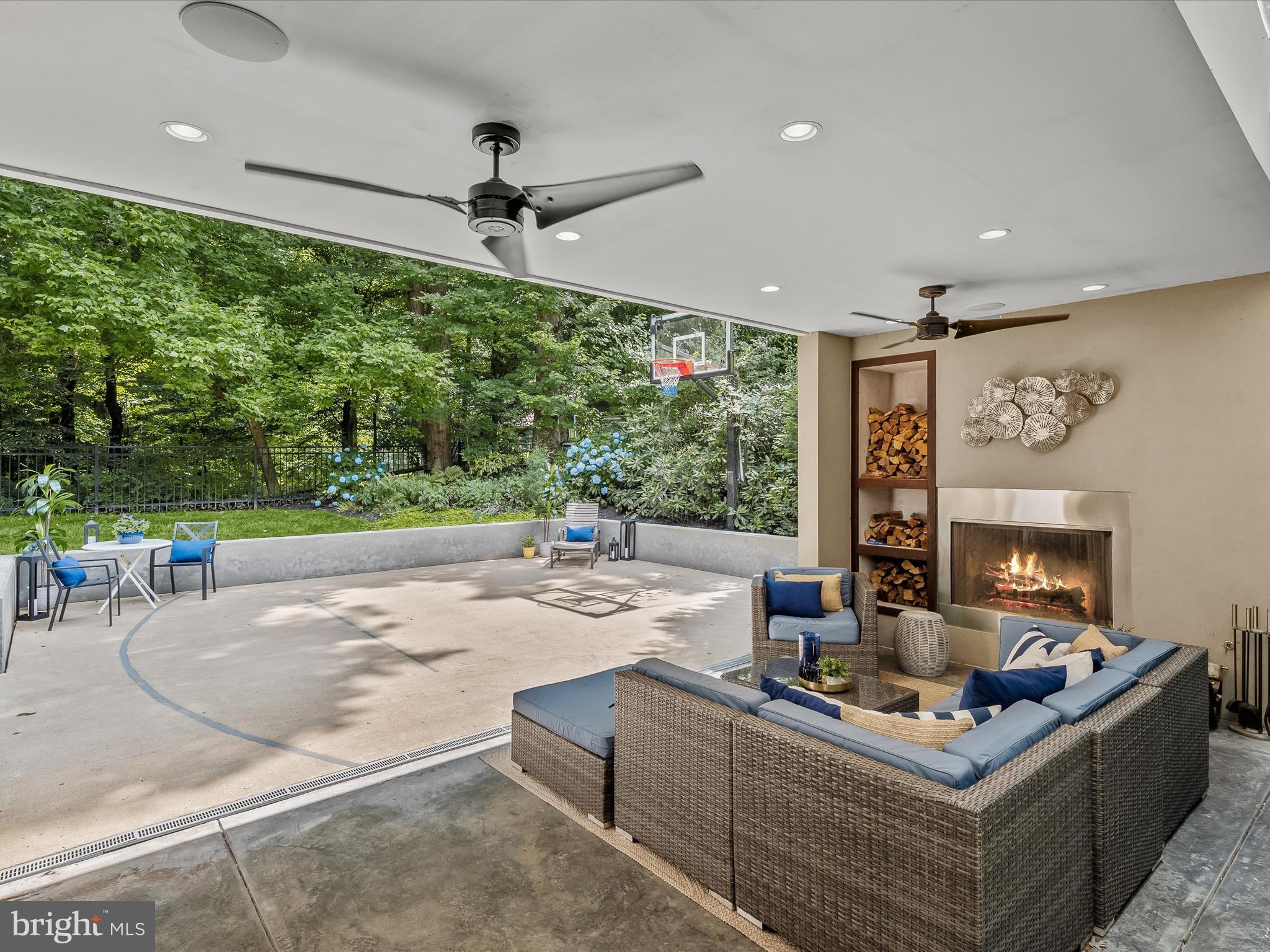 OAKWOOD KNOLLS - Residential