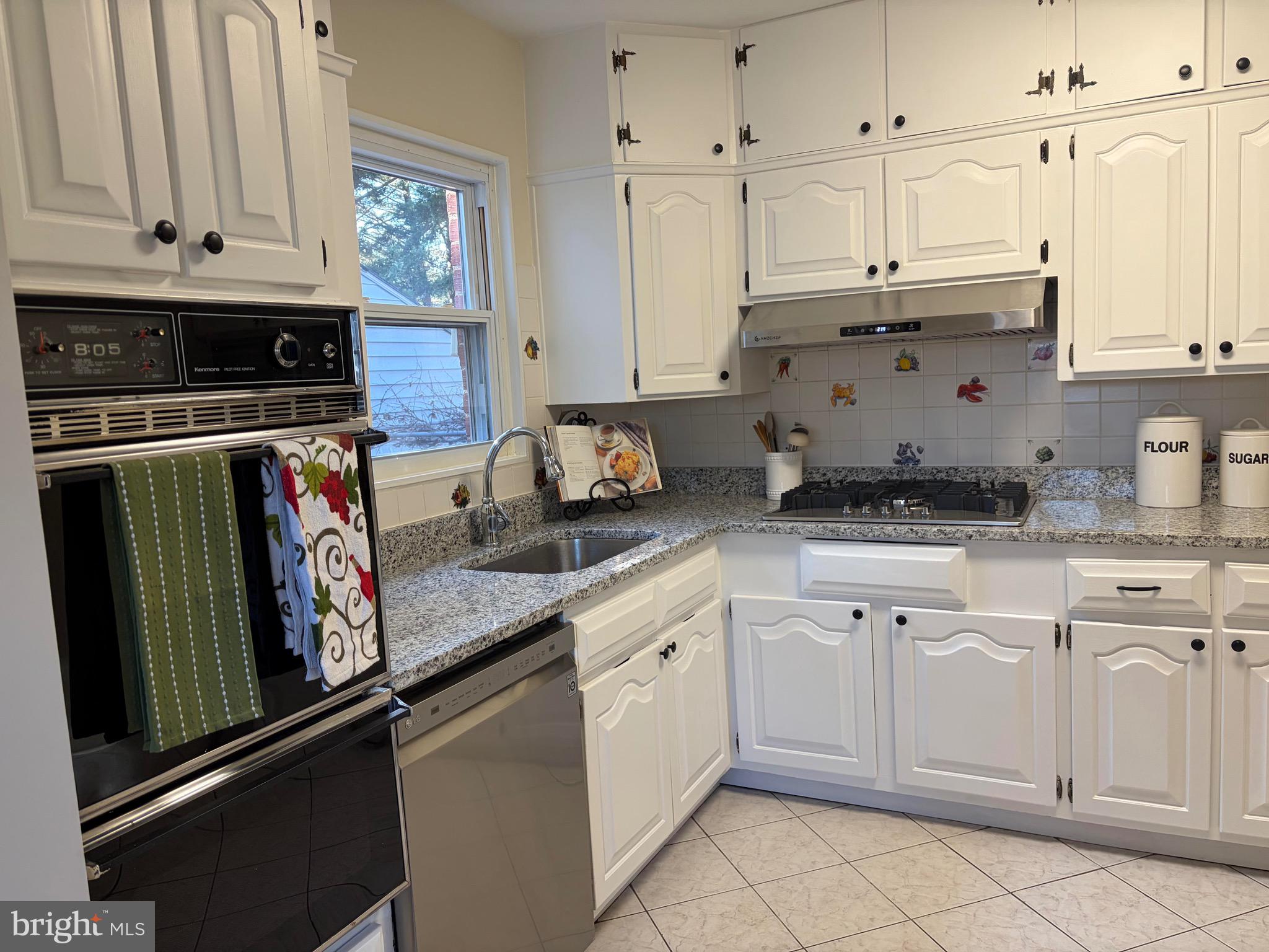 ROYAL VIEW - Residential