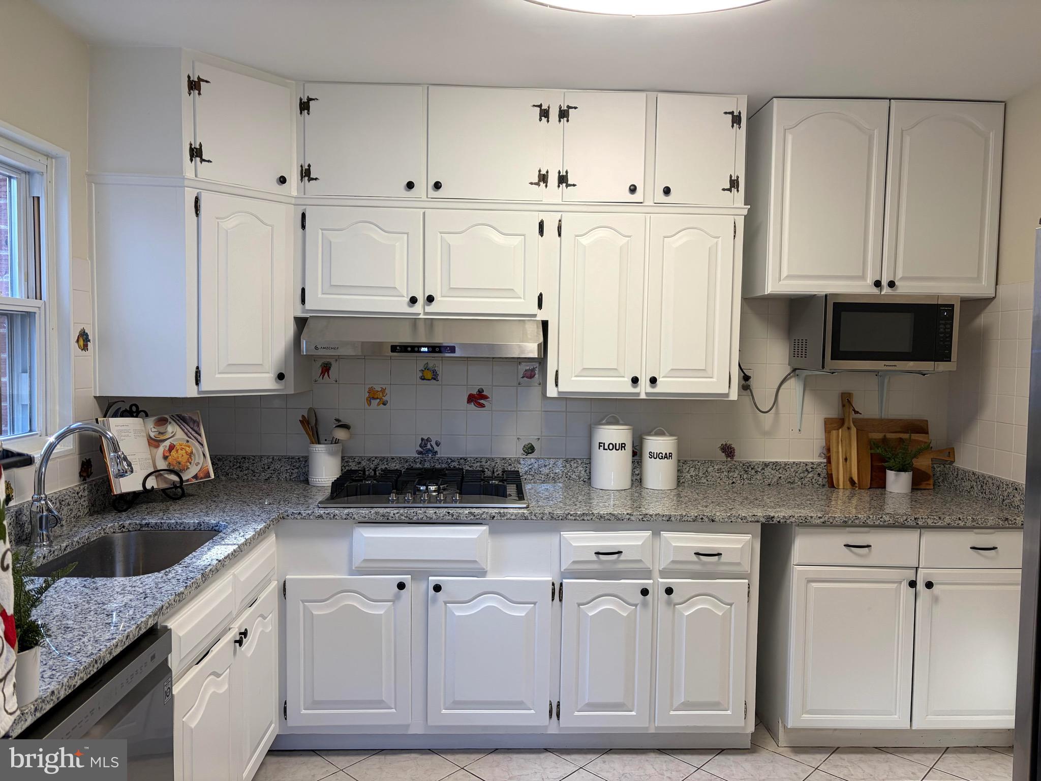 ROYAL VIEW - Residential