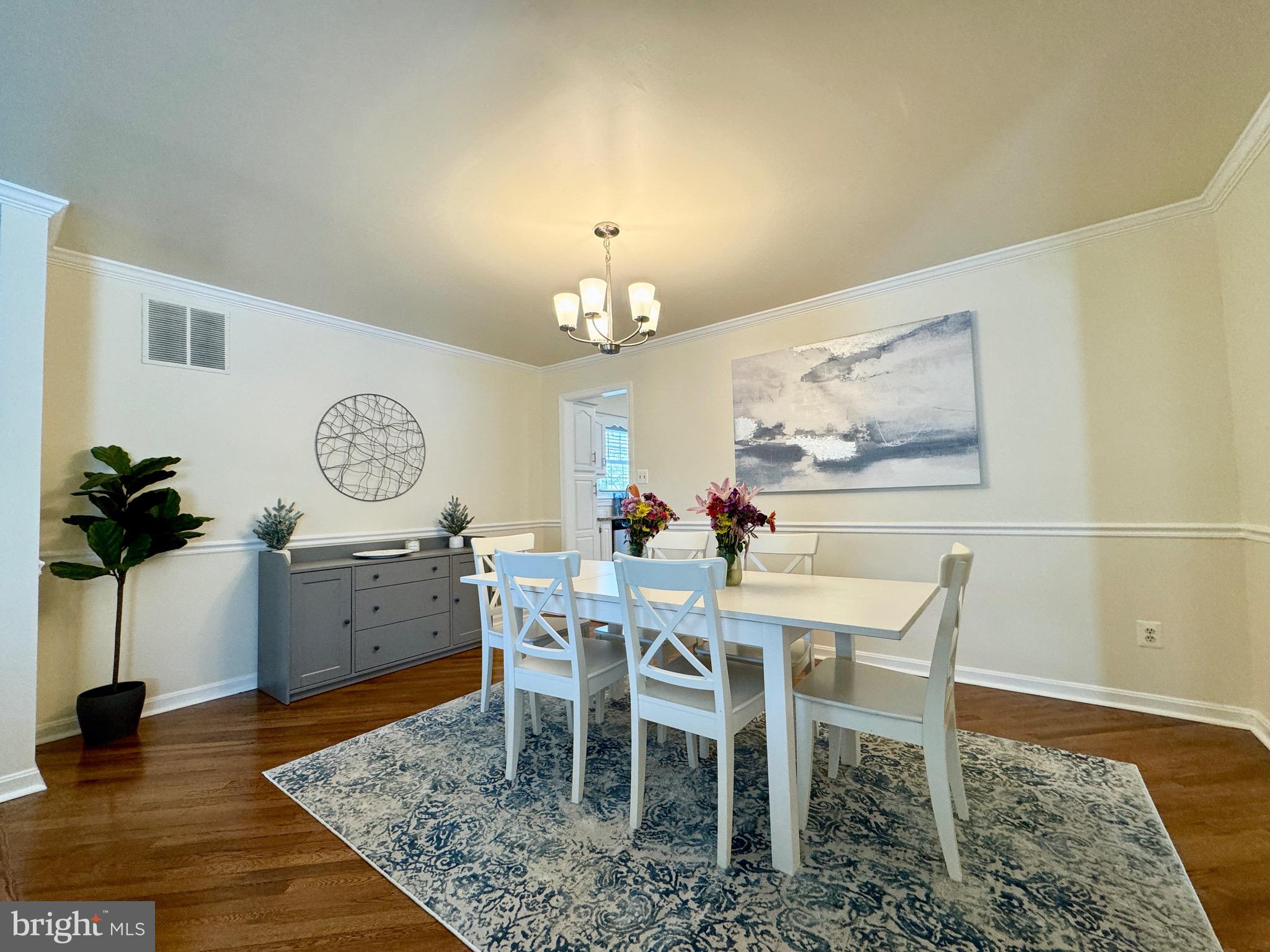 BEVERLY MANOR - Residential Lease