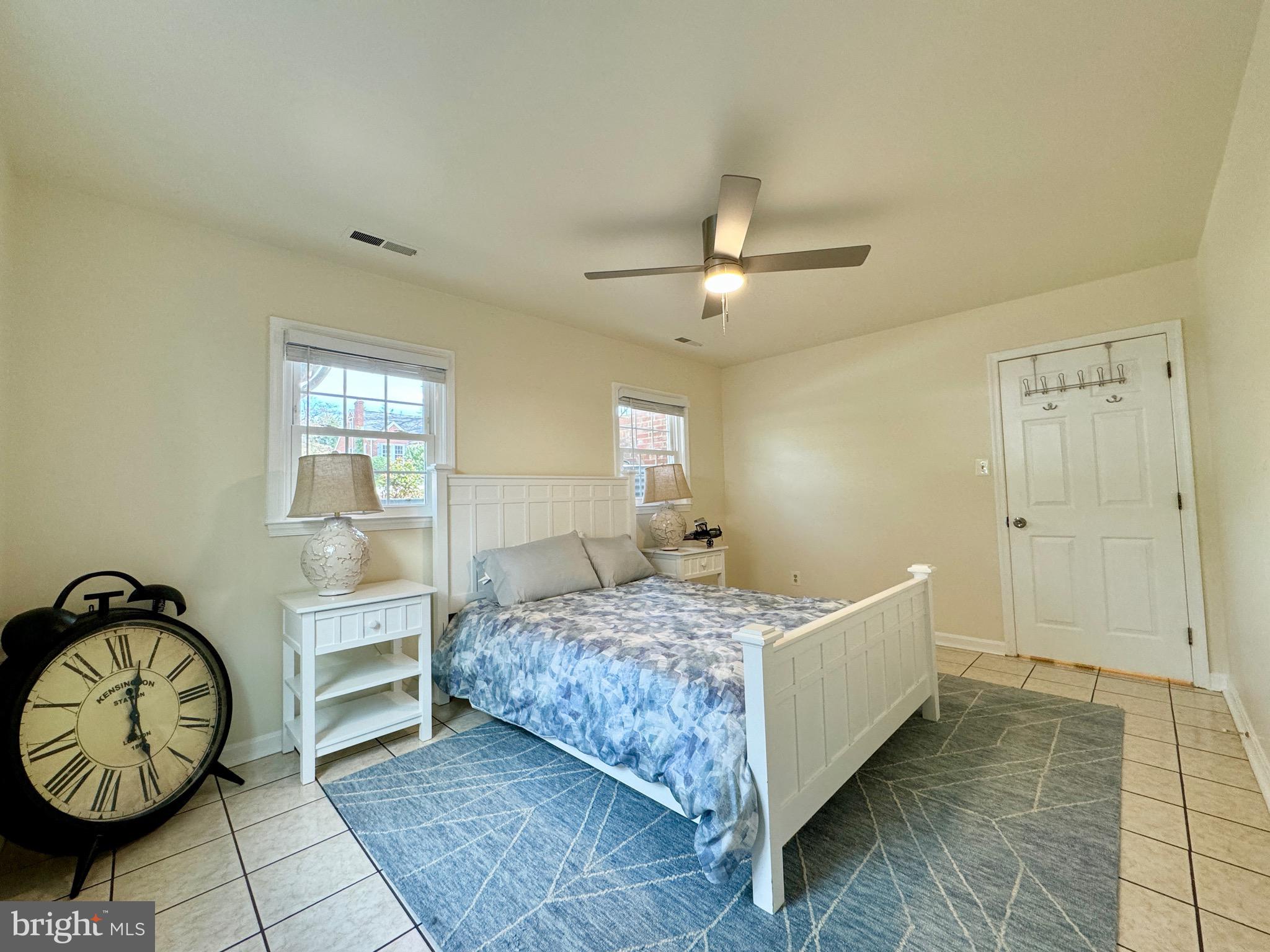 BEVERLY MANOR - Residential Lease