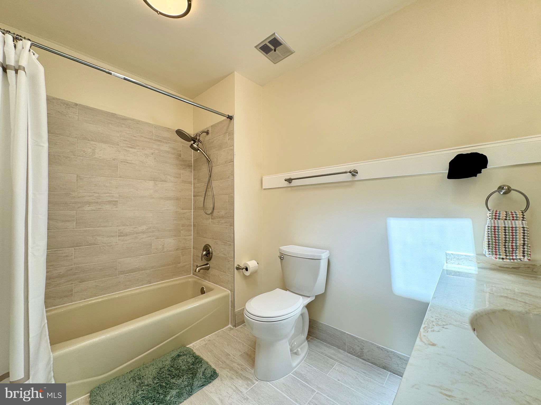 BEVERLY MANOR - Residential Lease