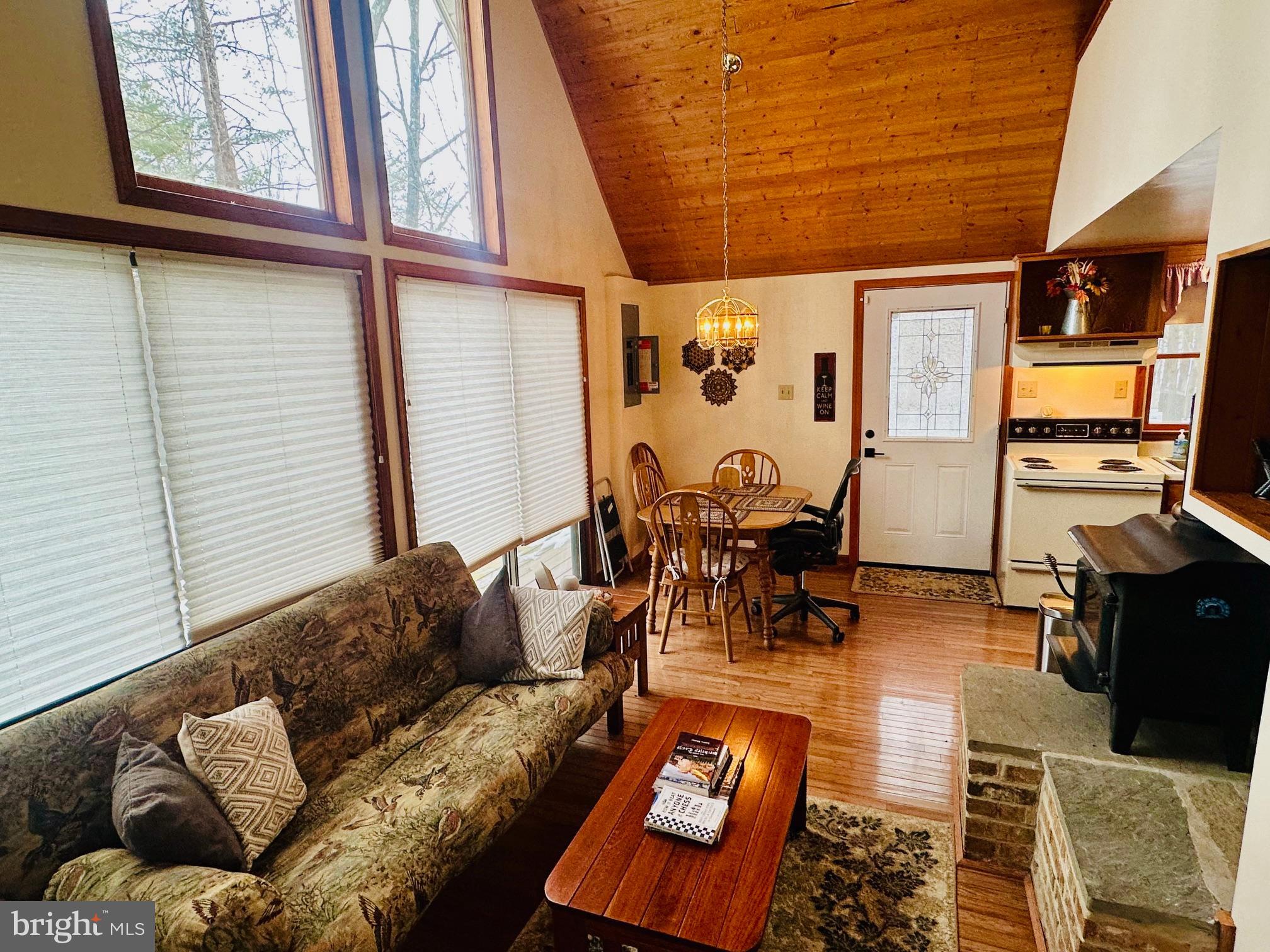 SLEEPY CREEK FARMS - Residential