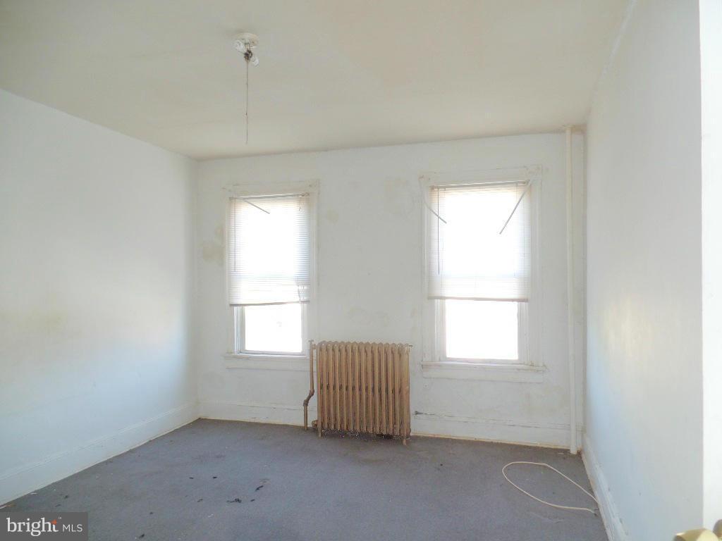 BROADWAY EAST - Residential