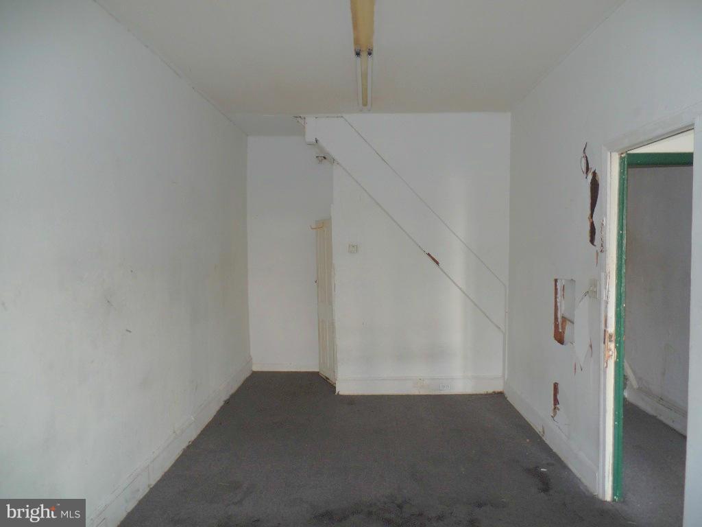 BROADWAY EAST - Residential