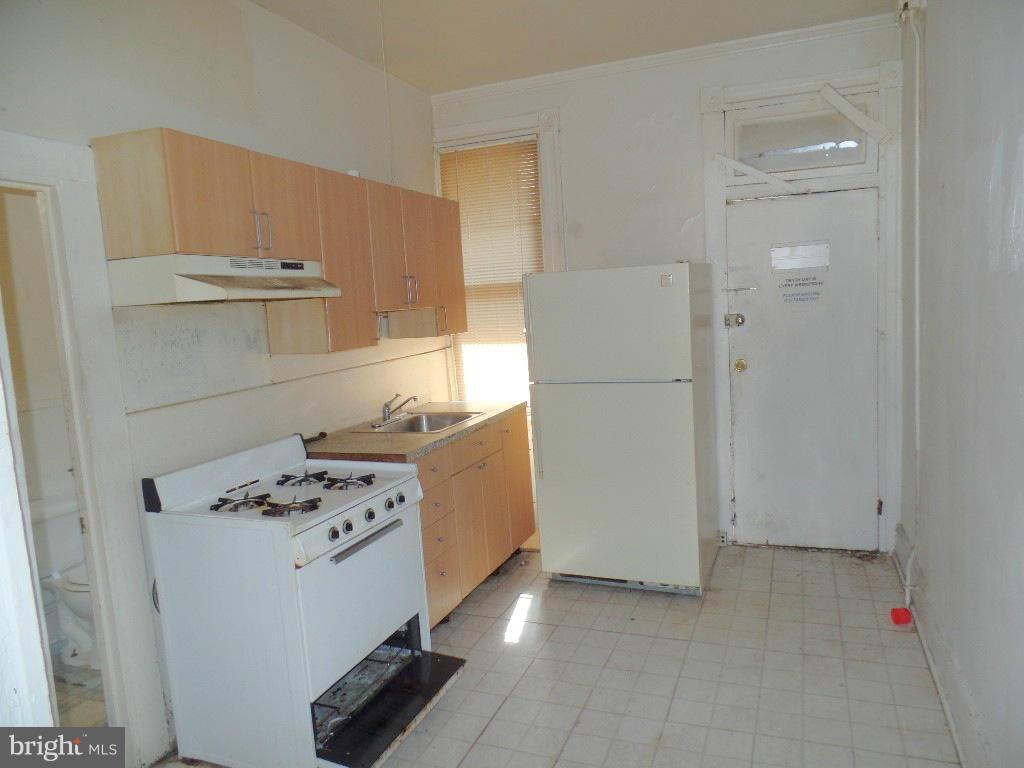 BROADWAY EAST - Residential