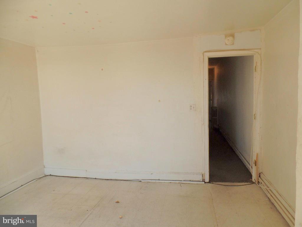 BROADWAY EAST - Residential