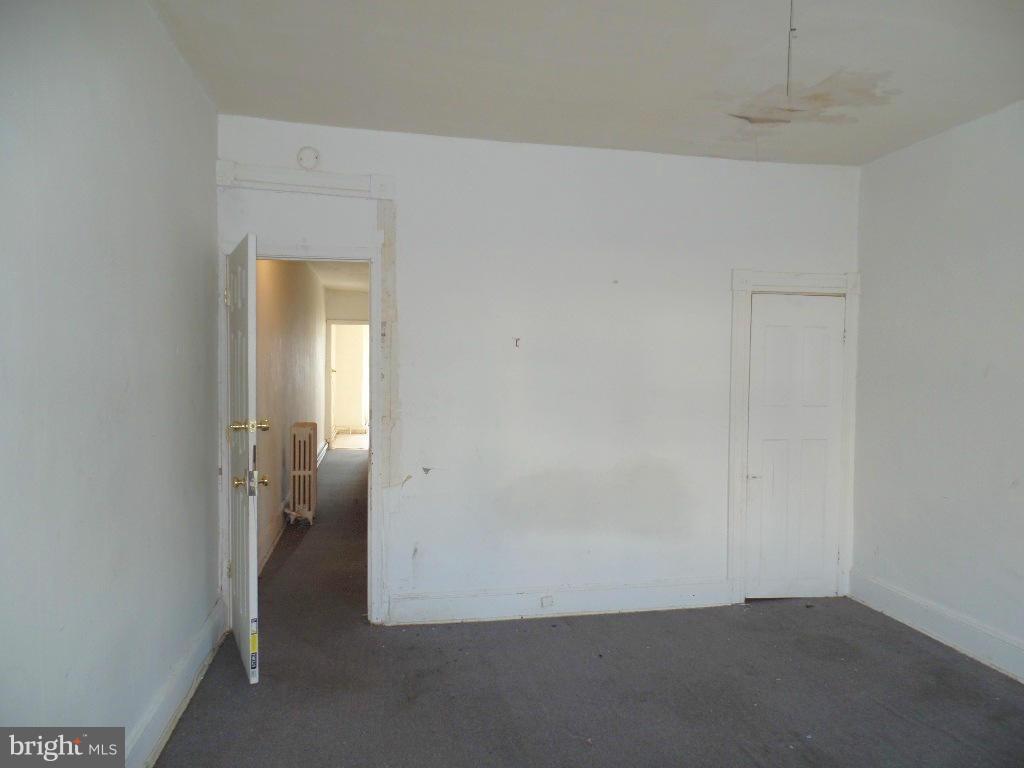 BROADWAY EAST - Residential