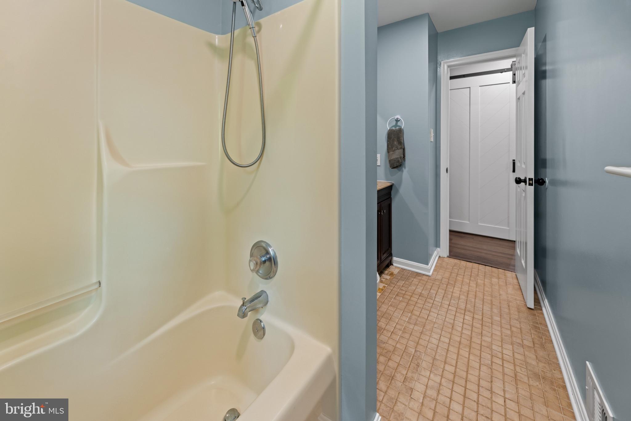 BROWN & HOOFF - Residential