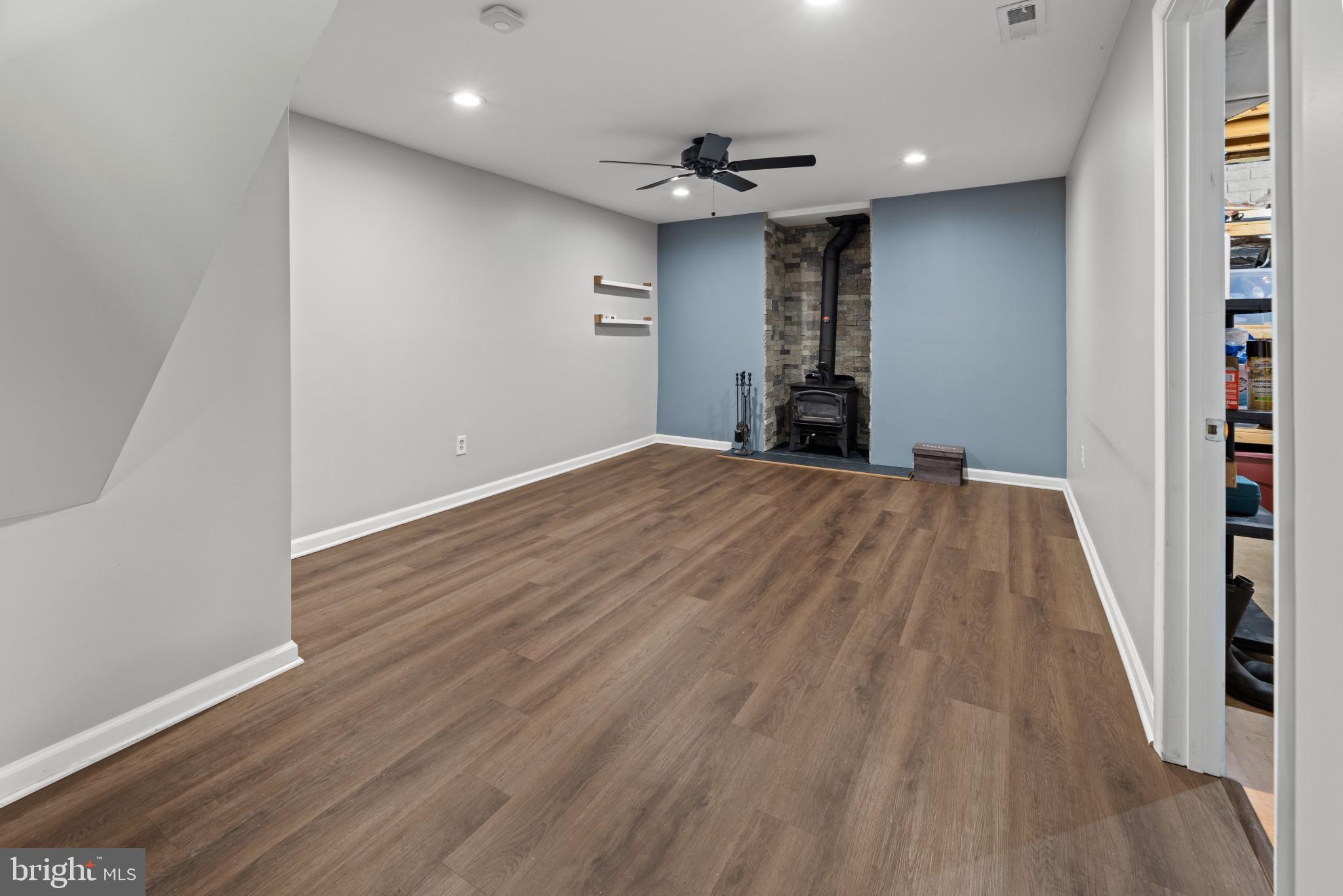 BROWN & HOOFF - Residential