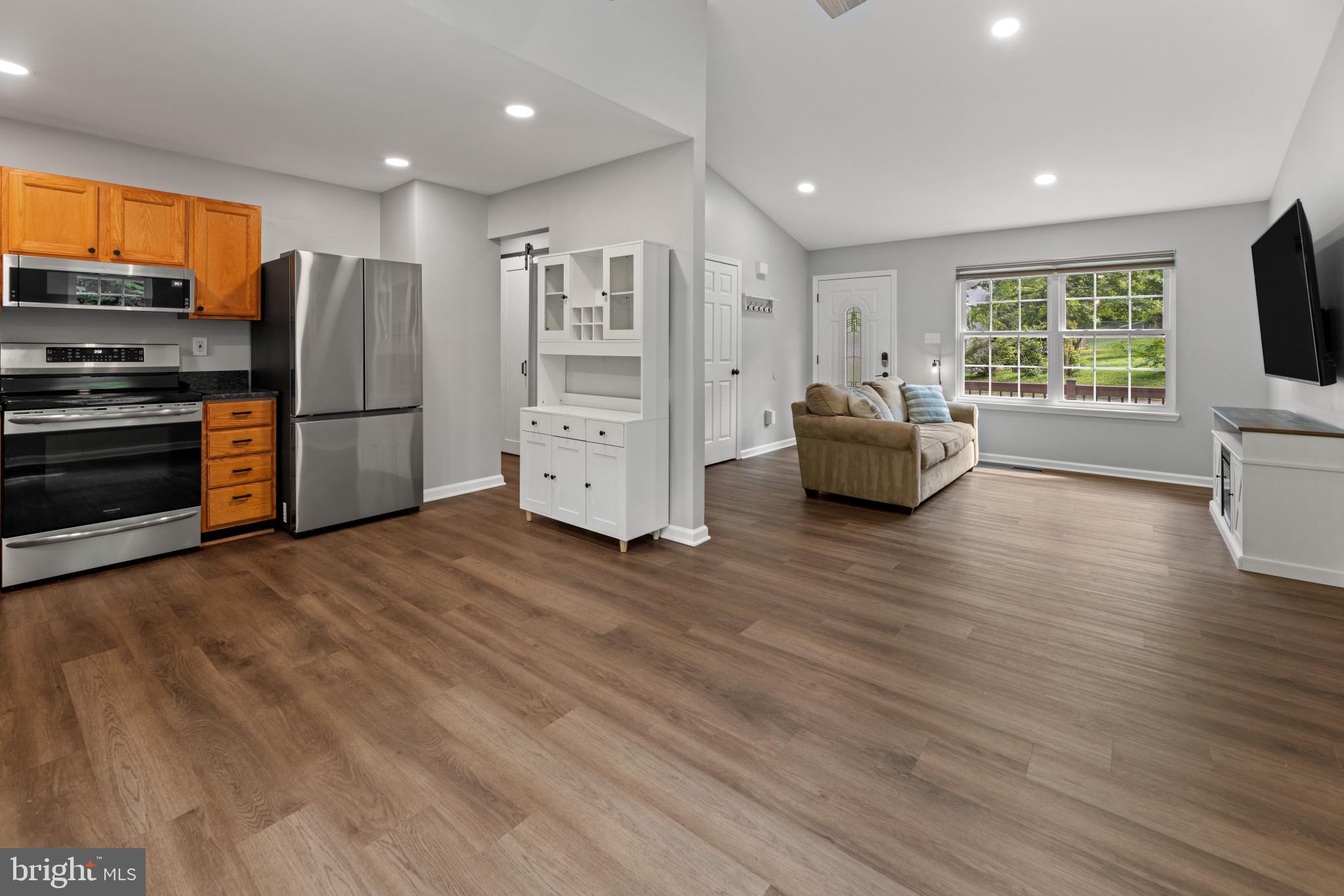 BROWN & HOOFF - Residential