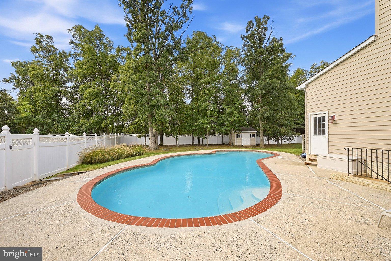 43483 SAVOY WOODS COURT