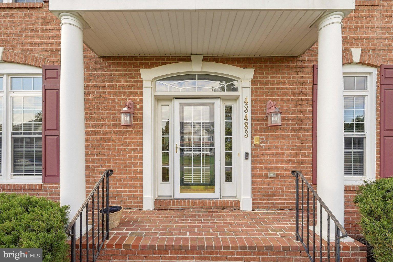 43483 SAVOY WOODS COURT