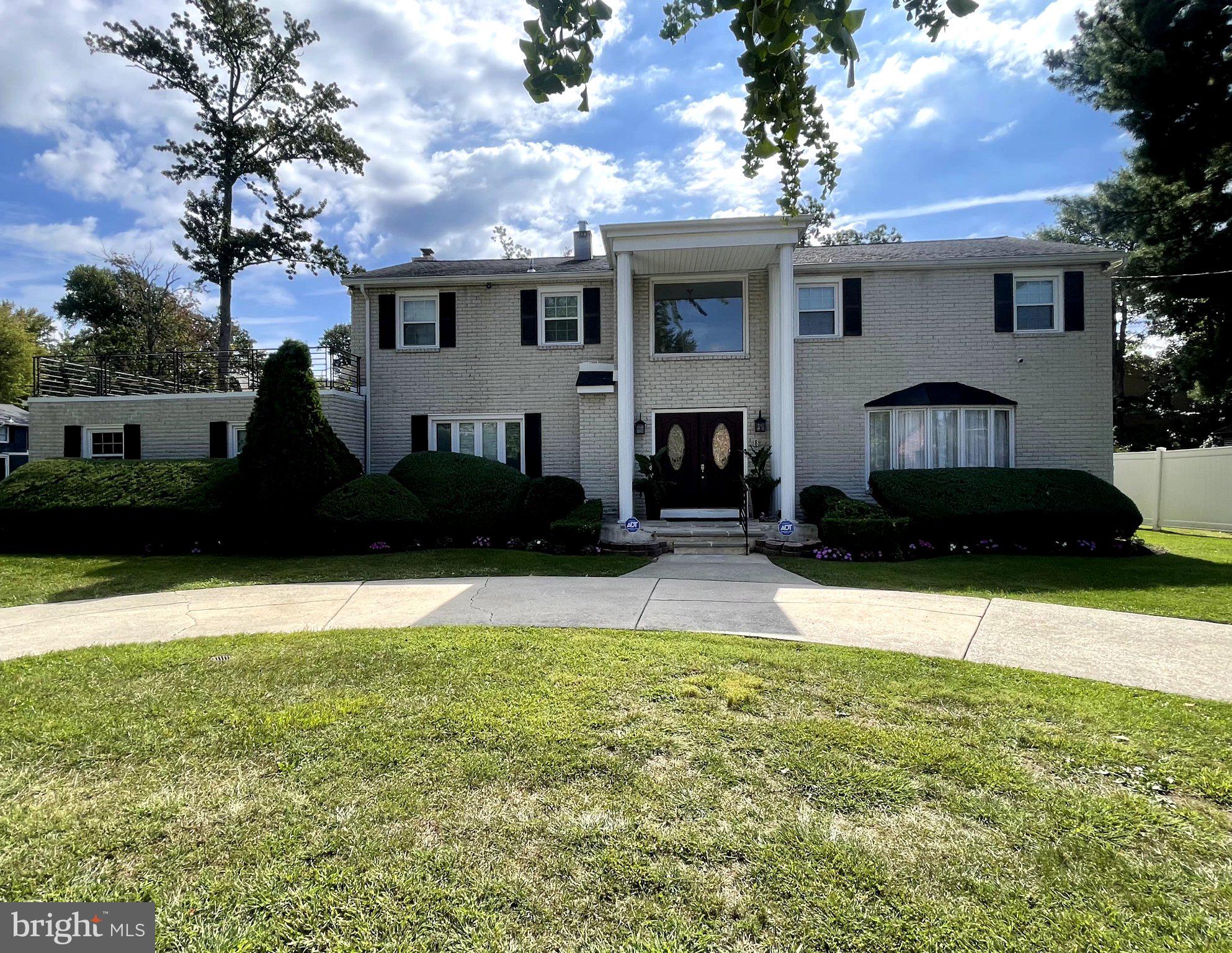 8 HOLDEN ROAD