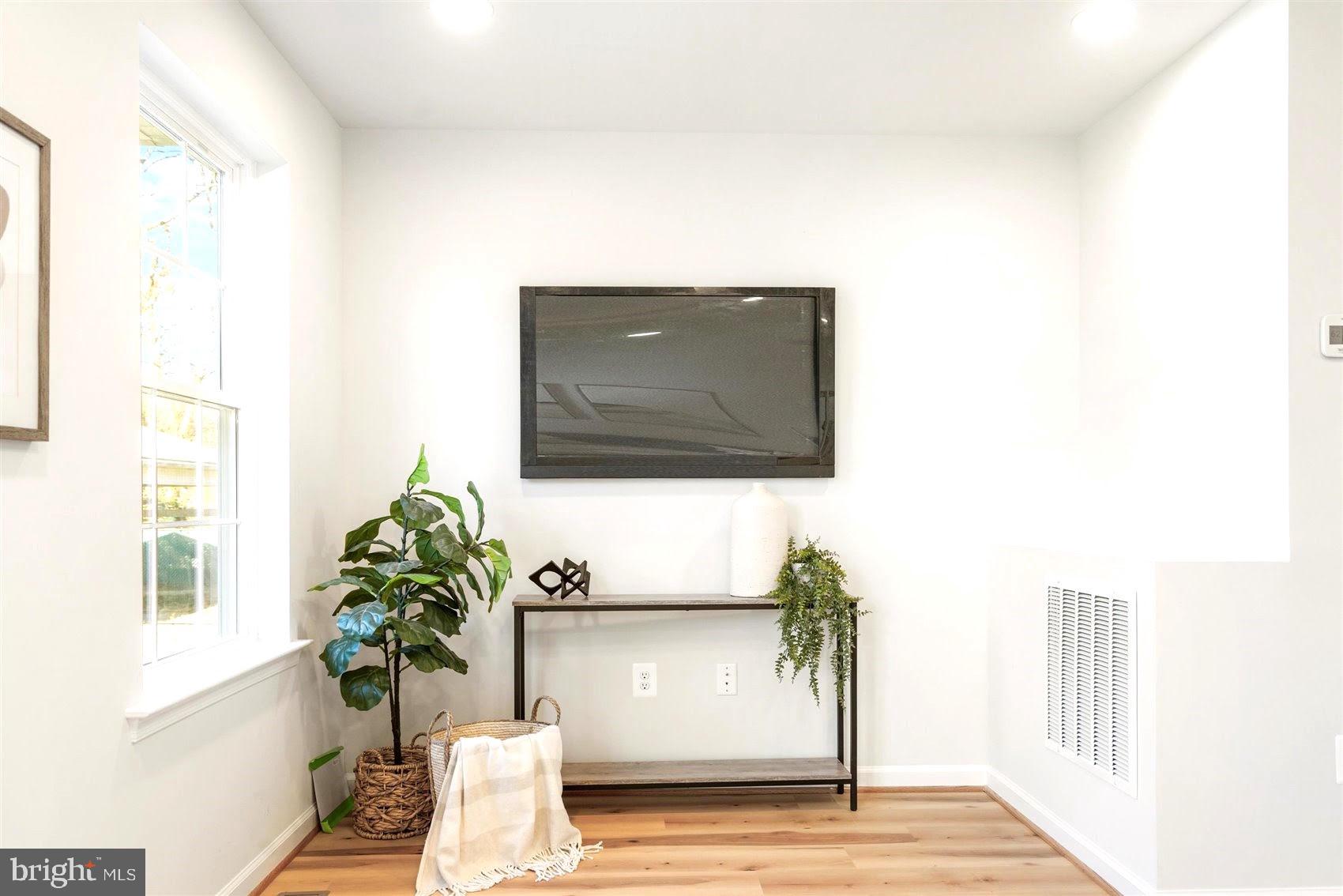 FERNDALE - Residential