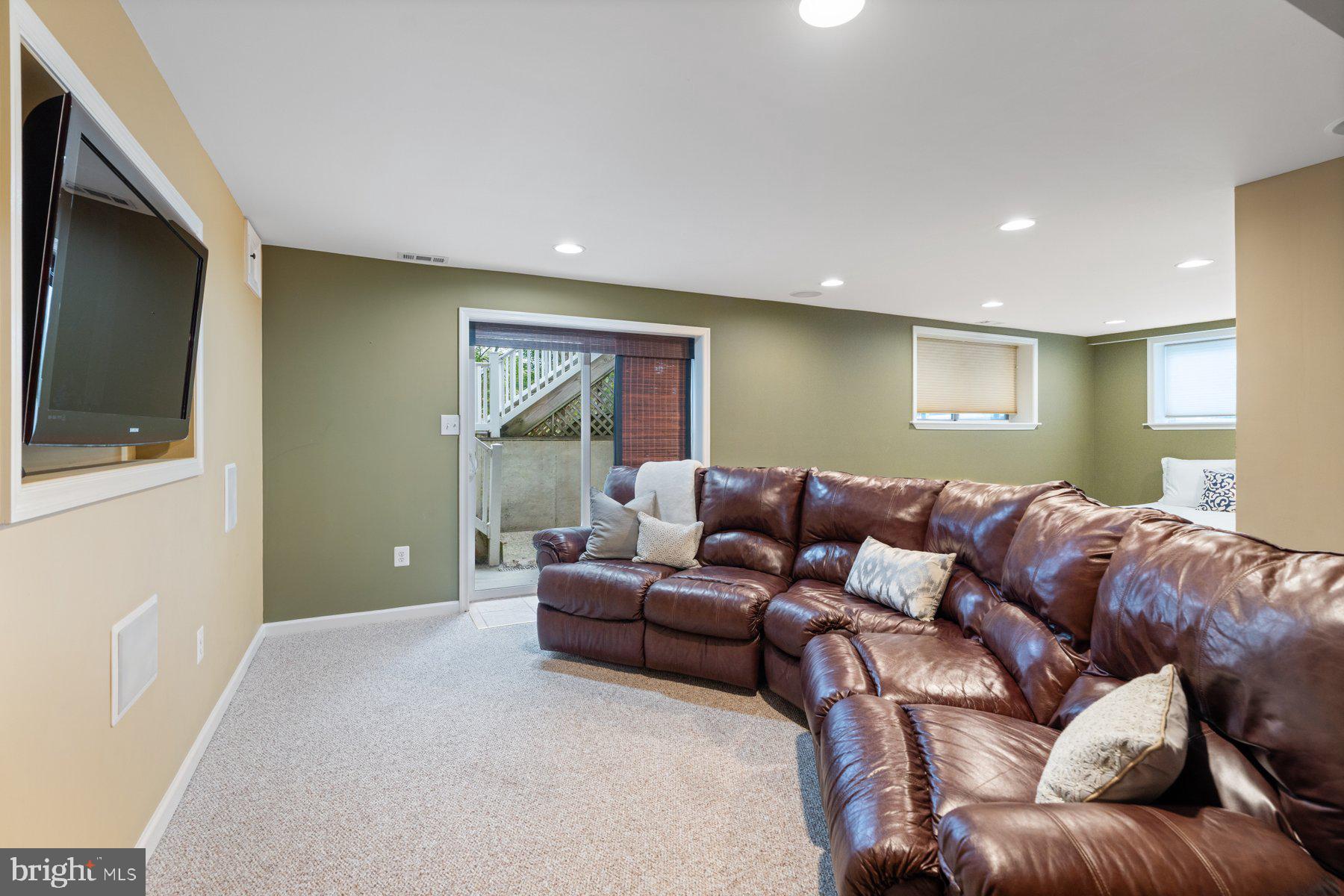 RIVERDALE PARK - Residential