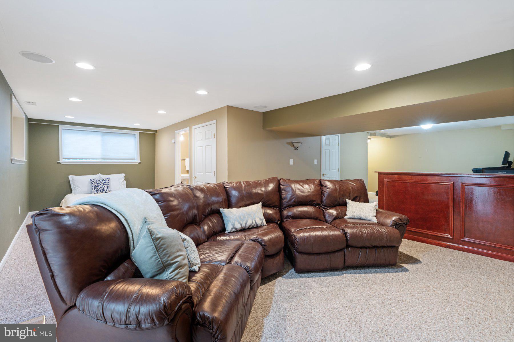 RIVERDALE PARK - Residential