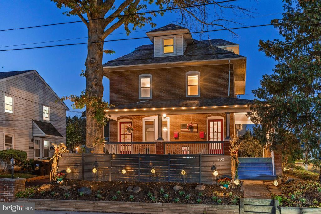 Photo of 235 E 2nd Street, LANSDALE, PA 19446 (MLS # PAMC2155822)