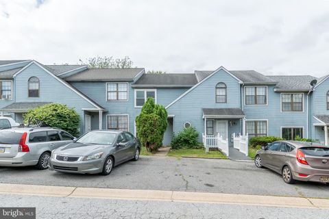 Townhouse For Sale - 109 Germantown Court<br/> NEWARK, DE 19702