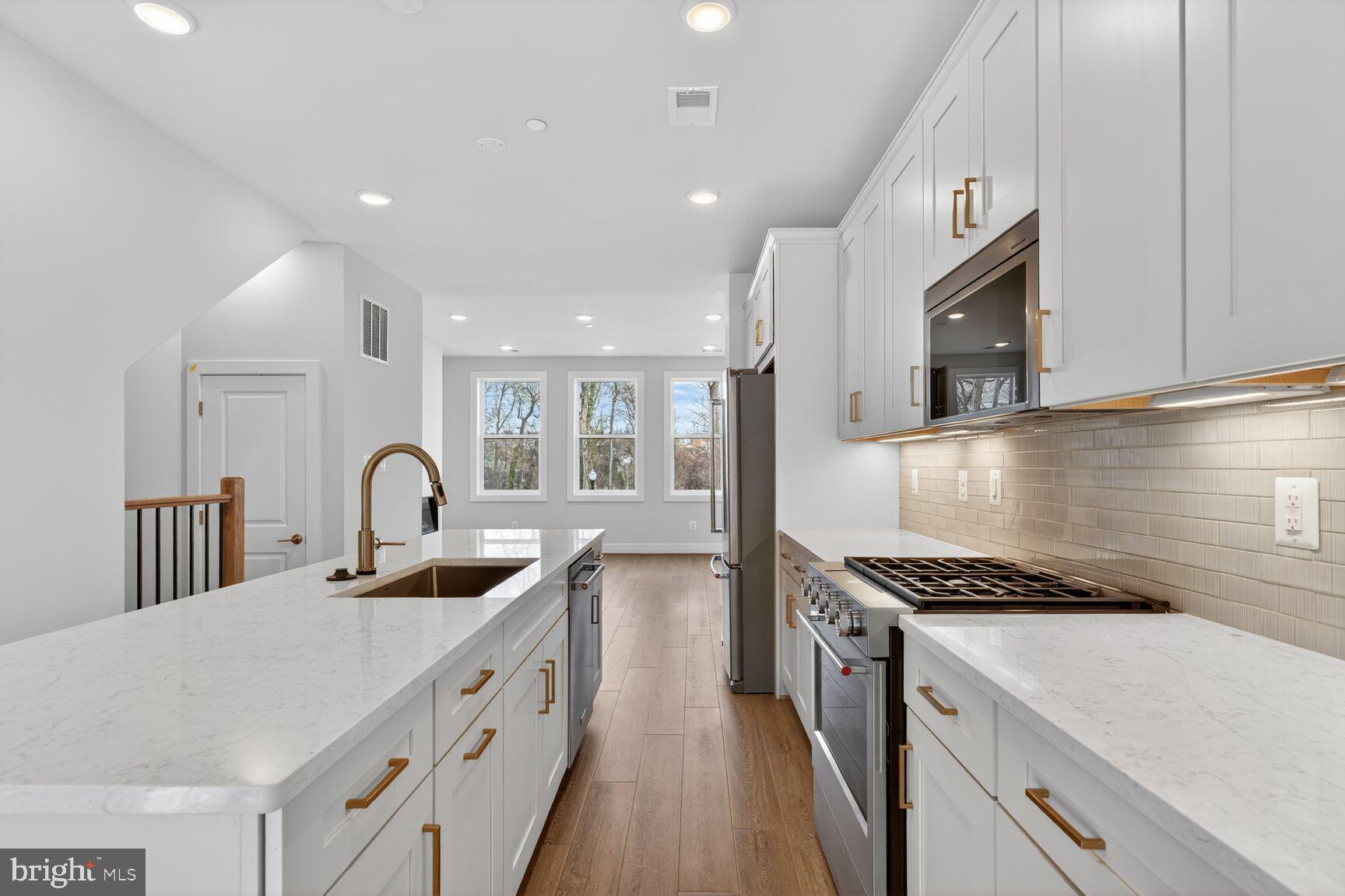 4973 LACHLAN MEWS