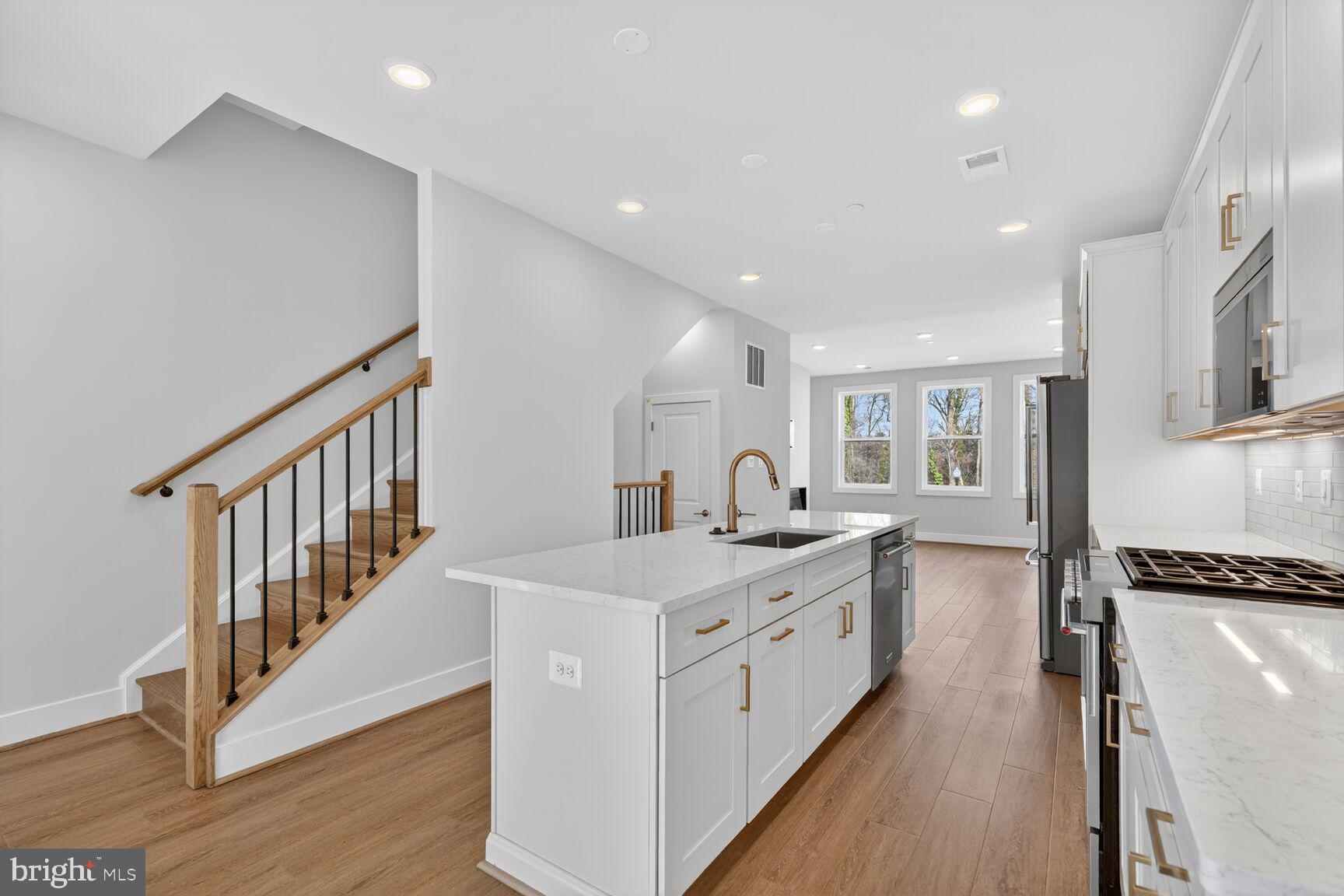 4973 LACHLAN MEWS