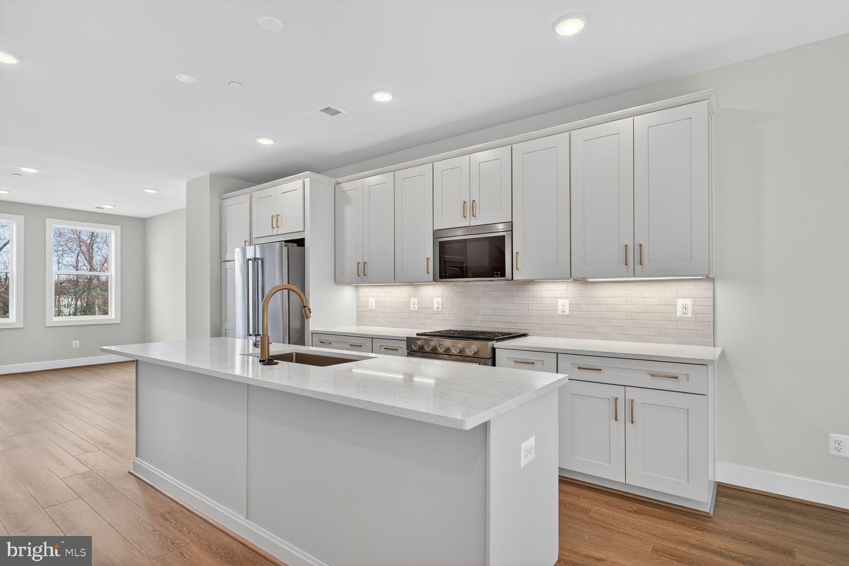 4973 LACHLAN MEWS