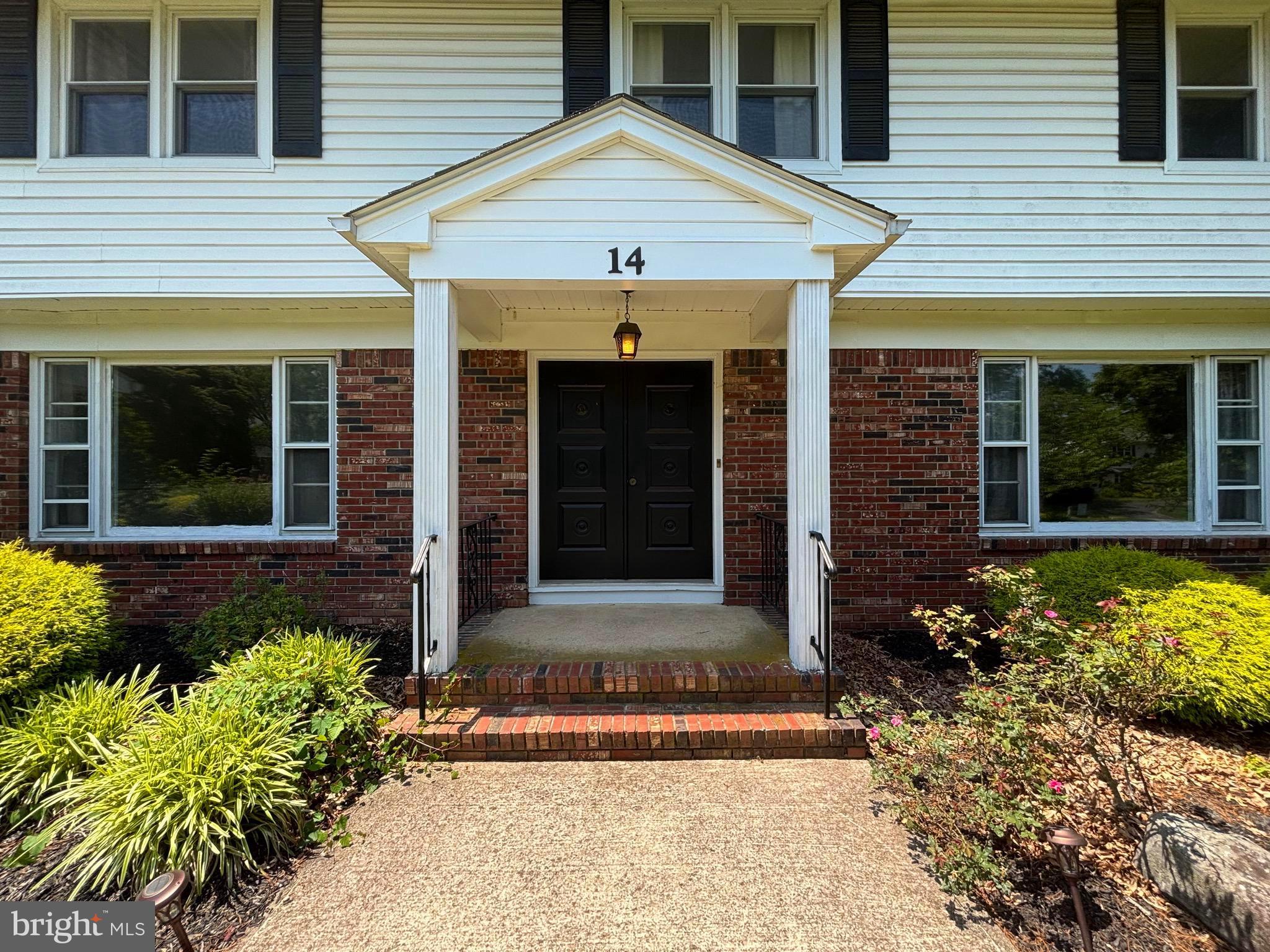 14 STONELEA DRIVE