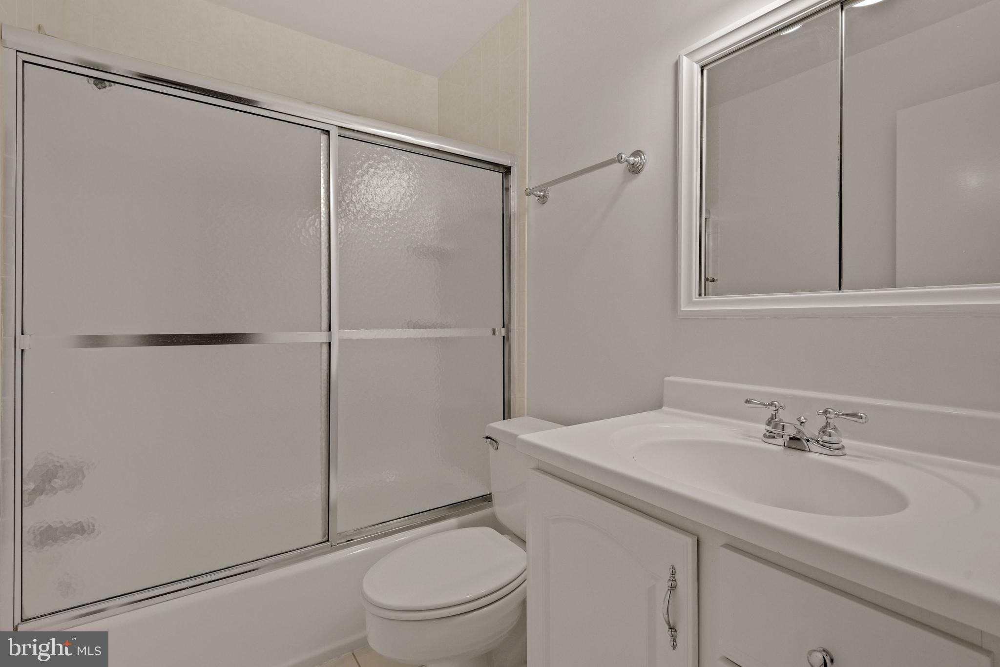 WESTLAKE TERRACE - Residential Lease