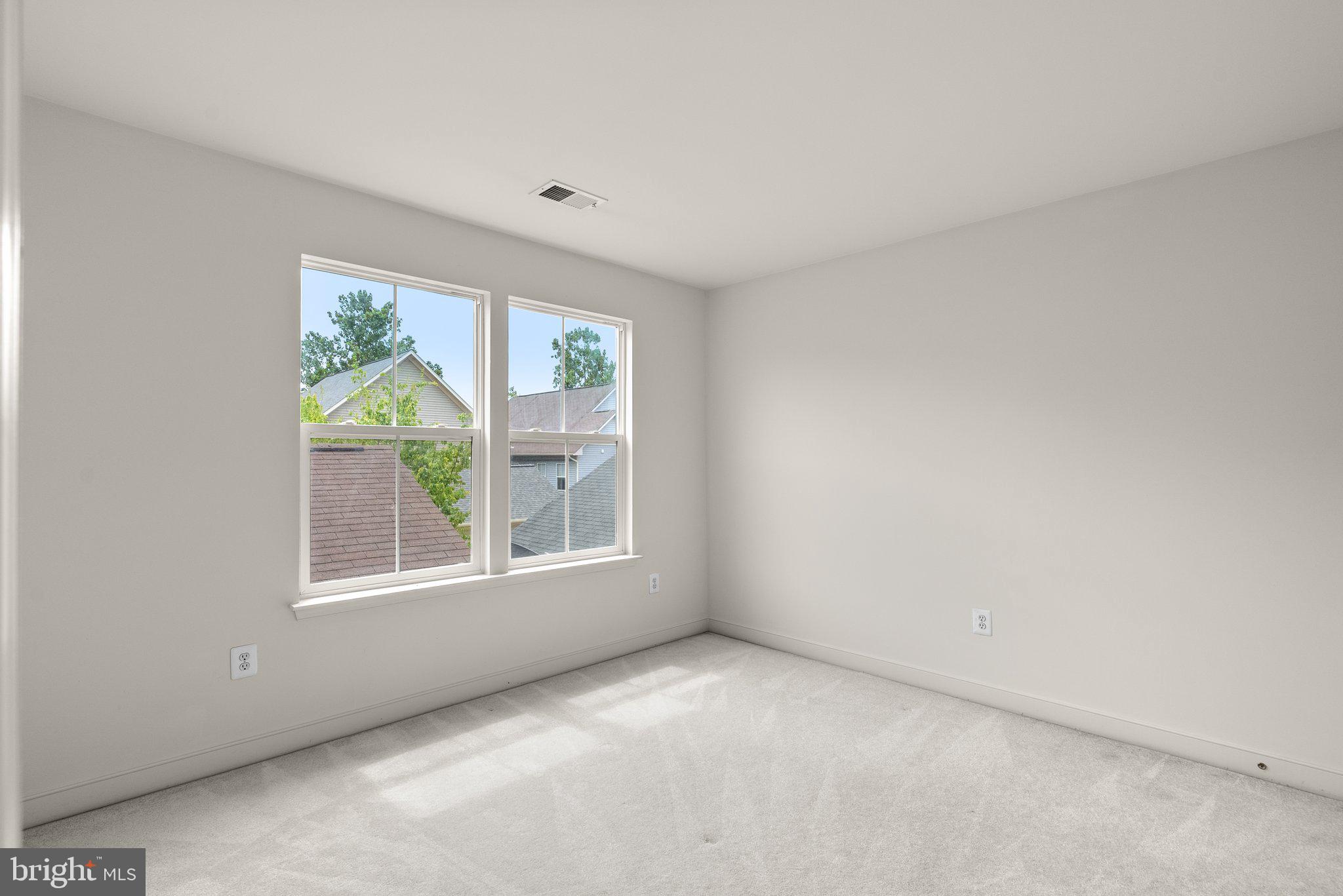 URBANA HIGHLANDS - Residential