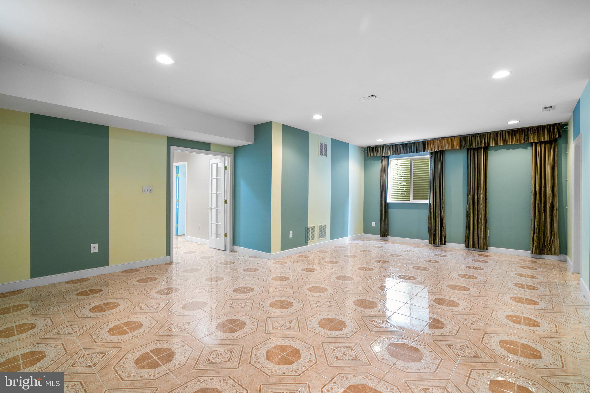 URBANA HIGHLANDS - Residential