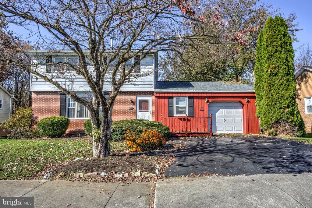 Photo of 77 Circle Drive, Ephrata, PA 17522 (MLS # PALA2044198)