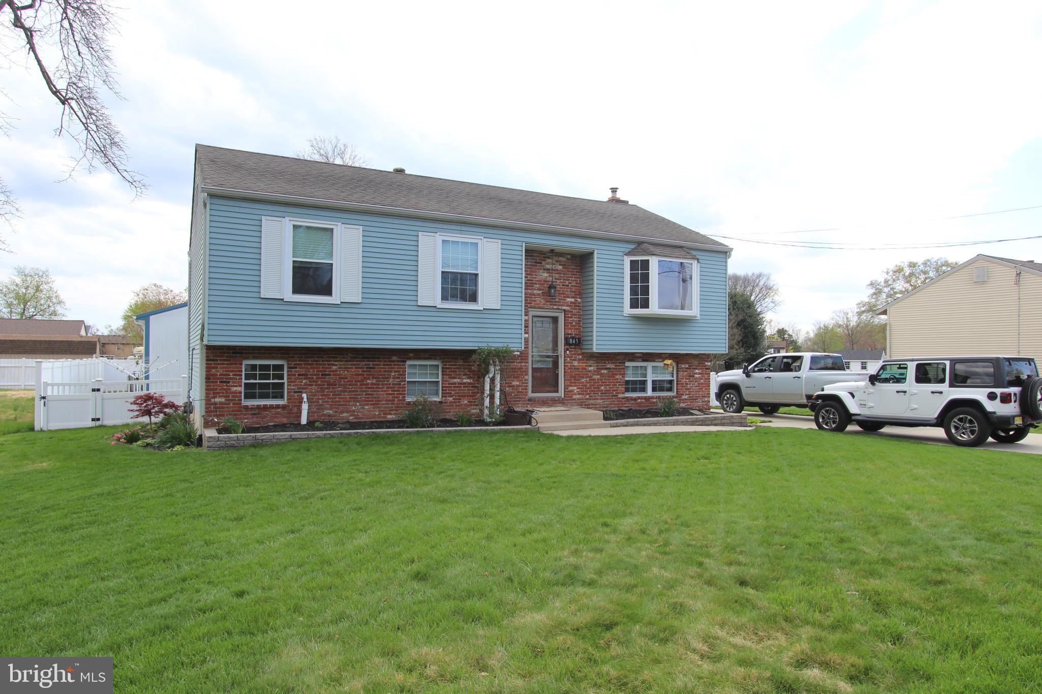 845 MULLEN AVENUE