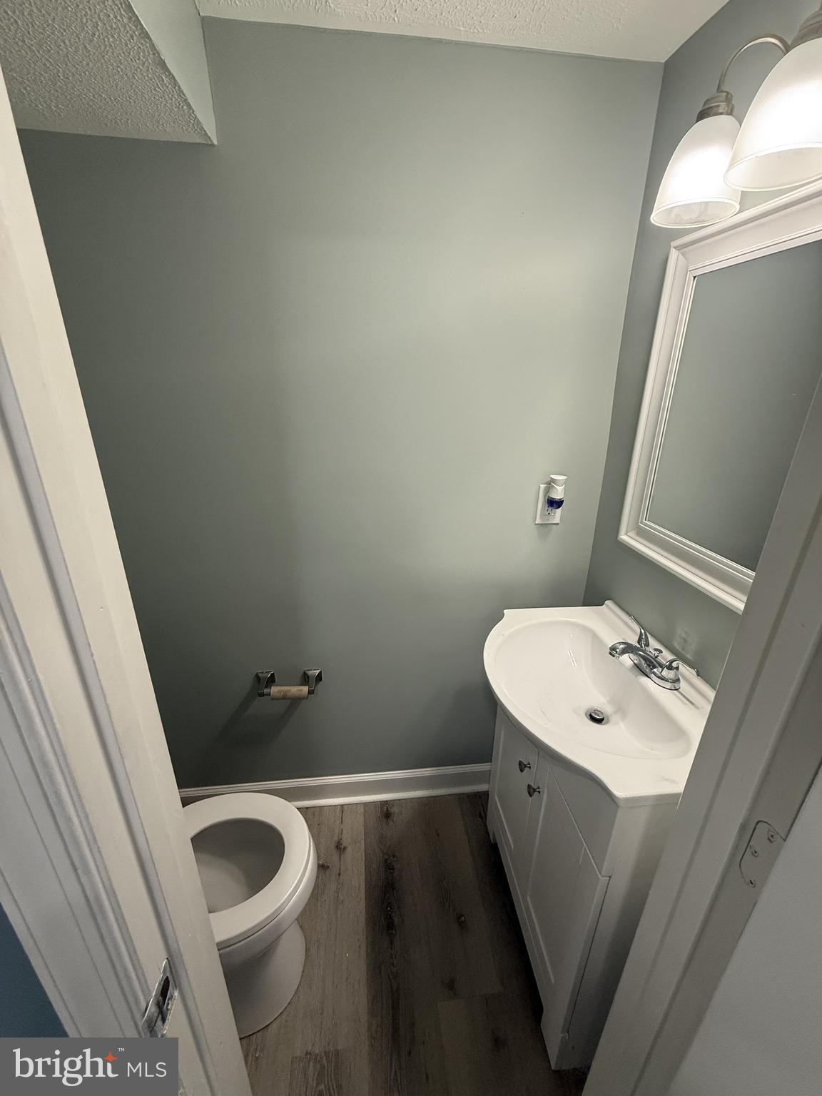 WINDMILL SQUARE - Residential Lease