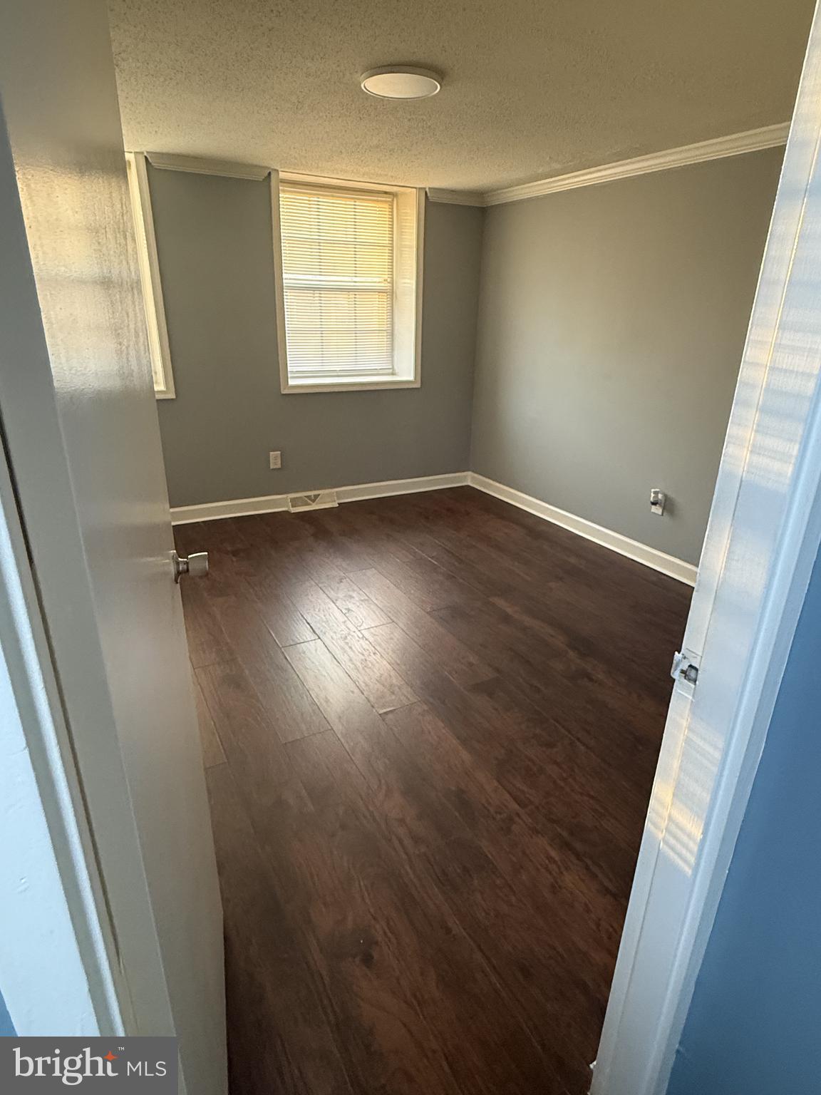 WINDMILL SQUARE - Residential Lease