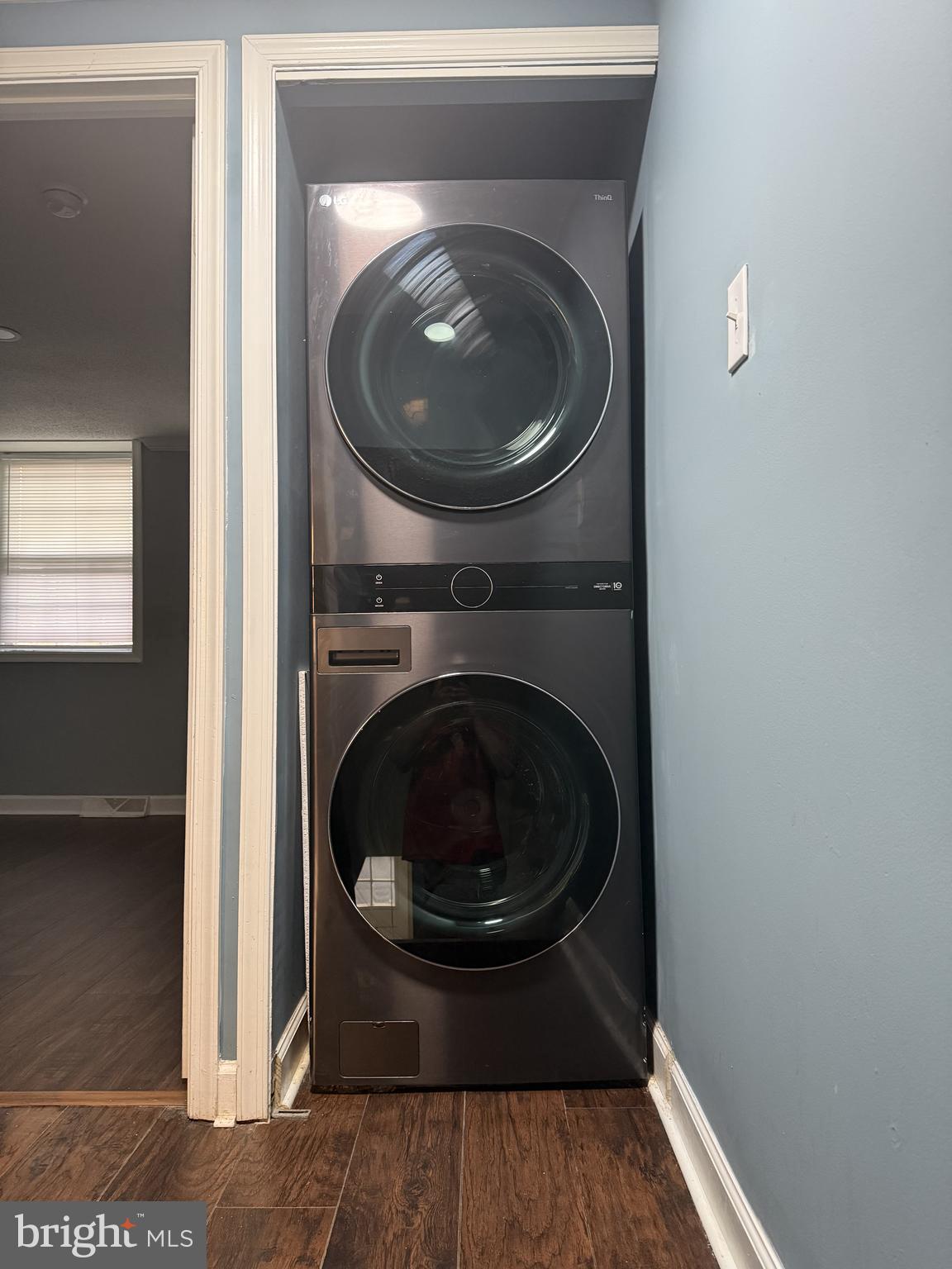 WINDMILL SQUARE - Residential Lease