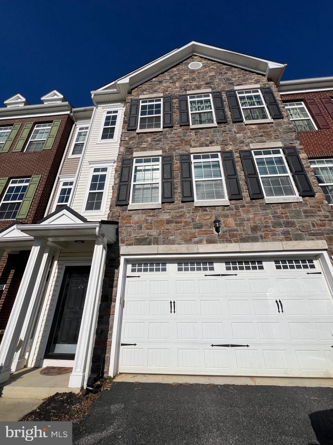 STONEBRIDGE - Residential Lease